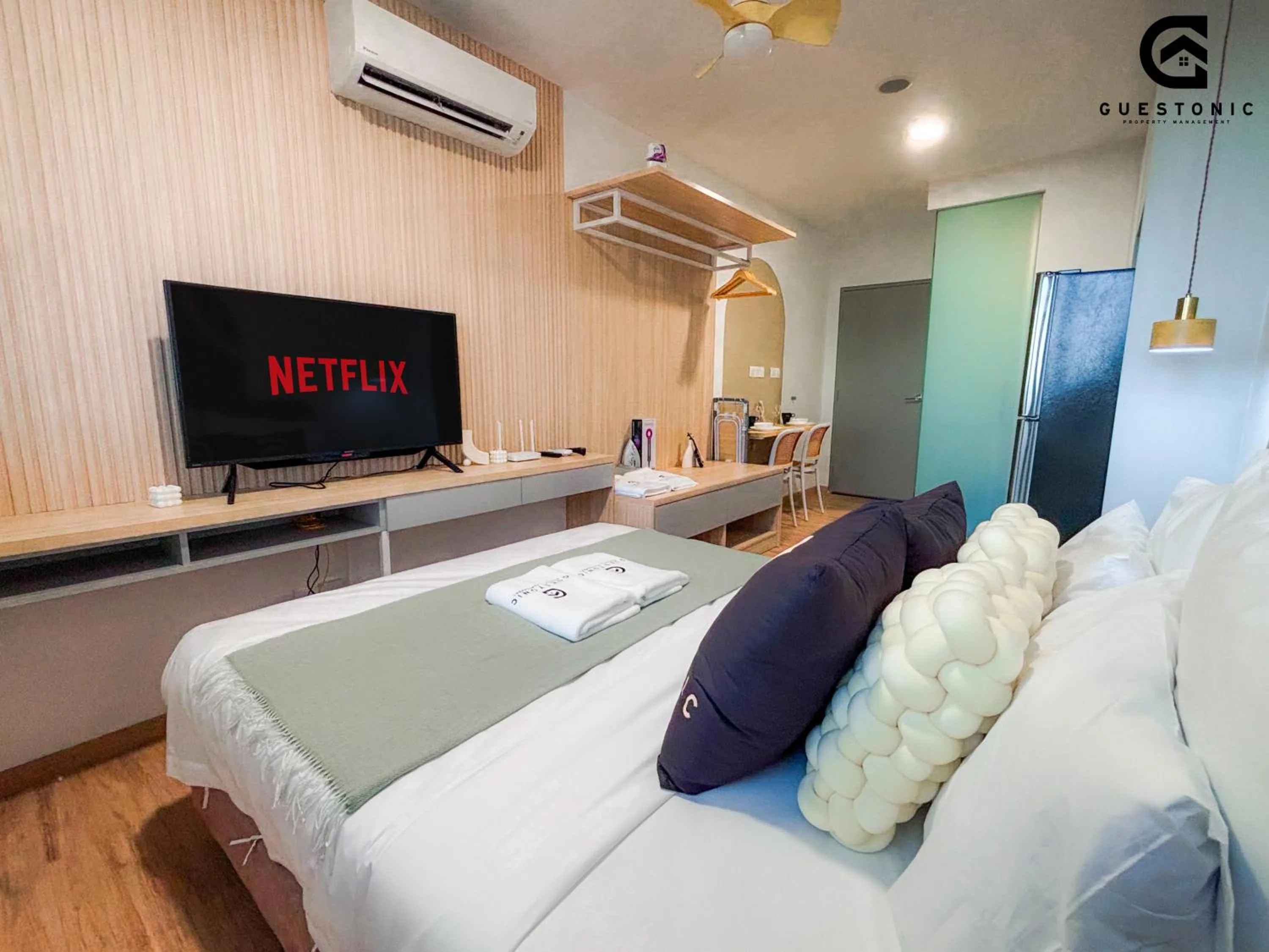 Living room, Bed in Riveria City KL Sentral by Guestonic