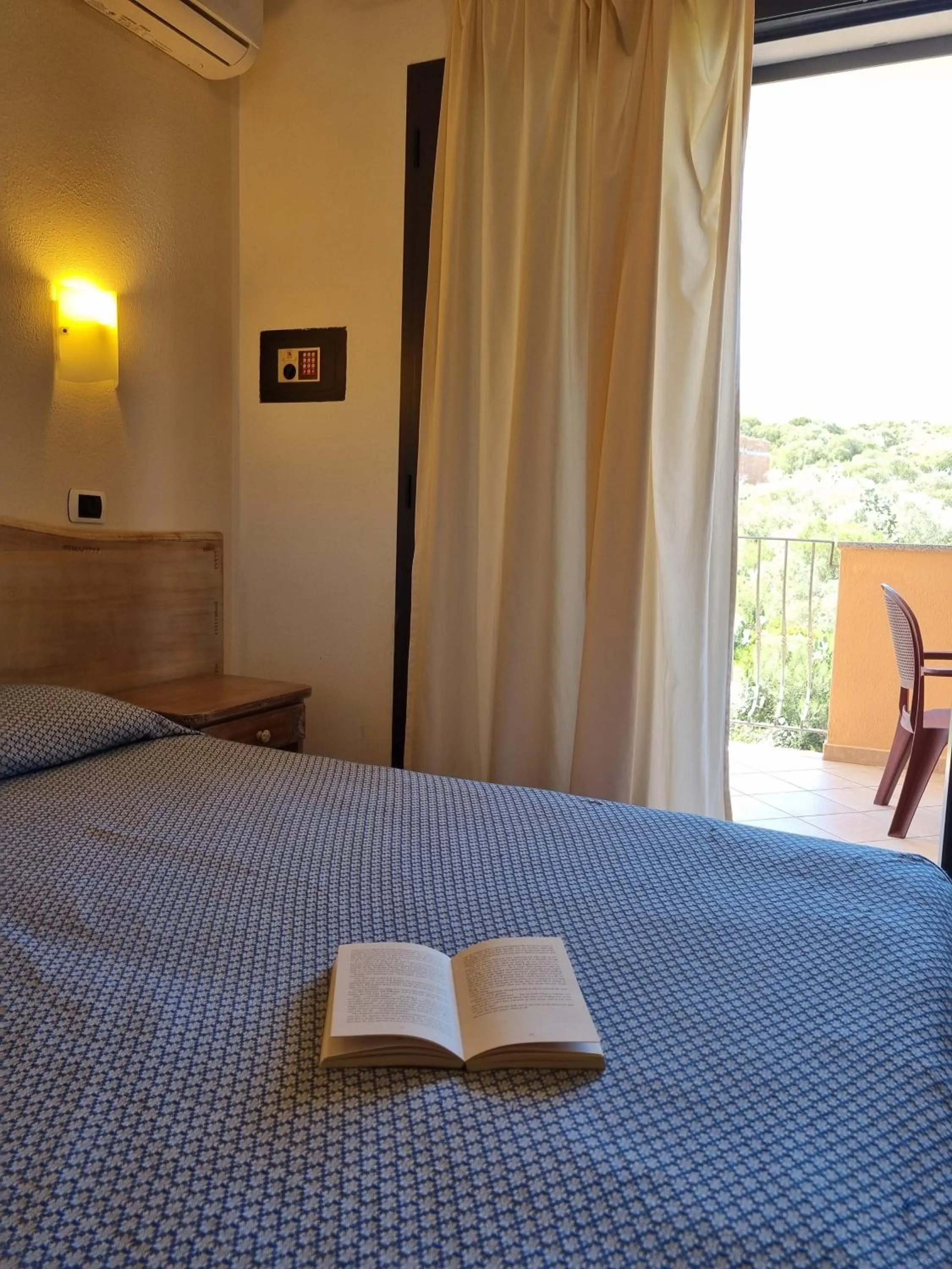 Bed in Hotel Delle Isole