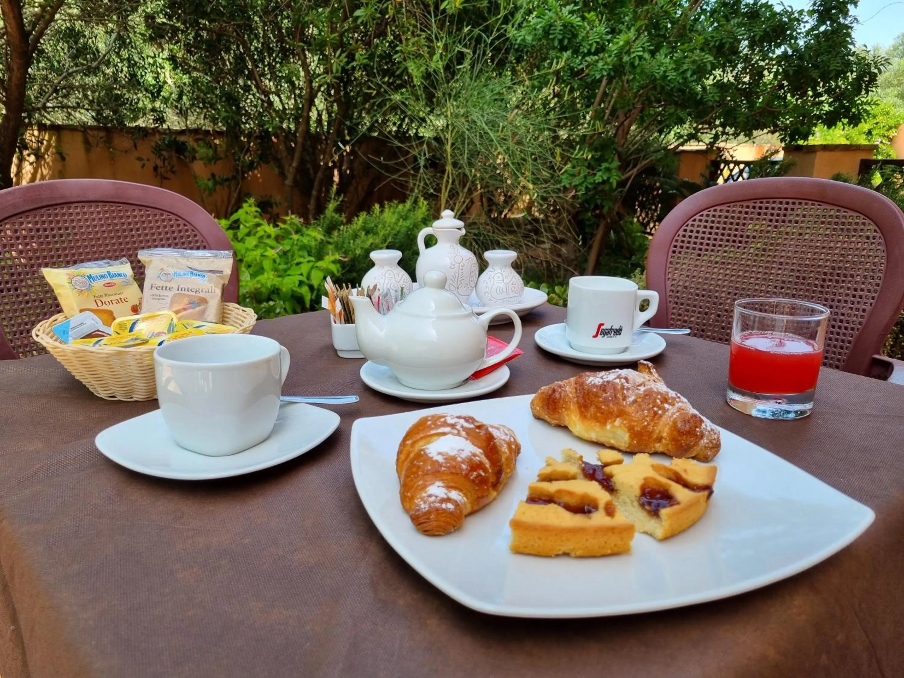 Food and drinks in Hotel Delle Isole