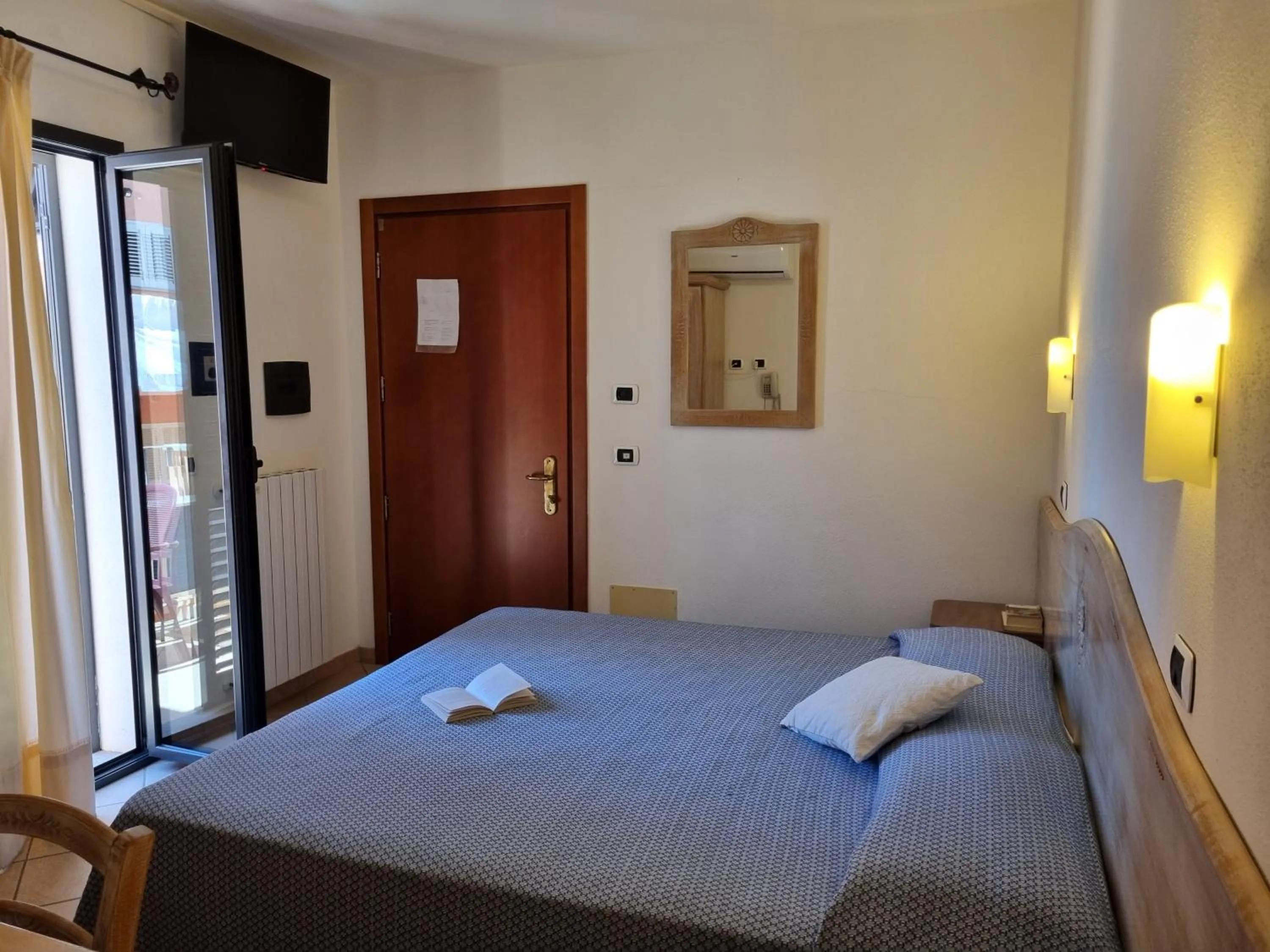 Bed in Hotel Delle Isole