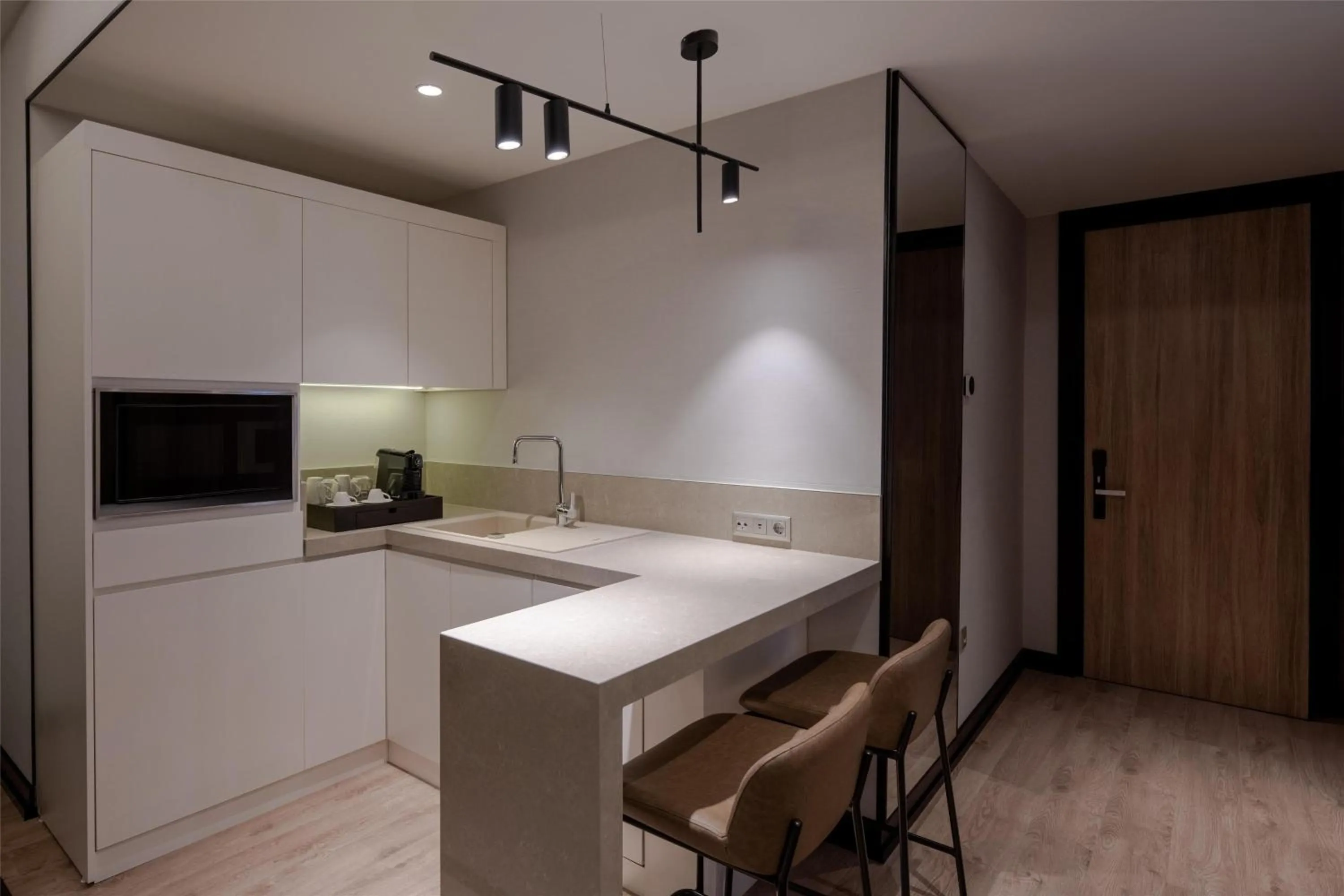 Kitchen or kitchenette in Altunizade Suites Istanbul, Curio Collection By Hilton