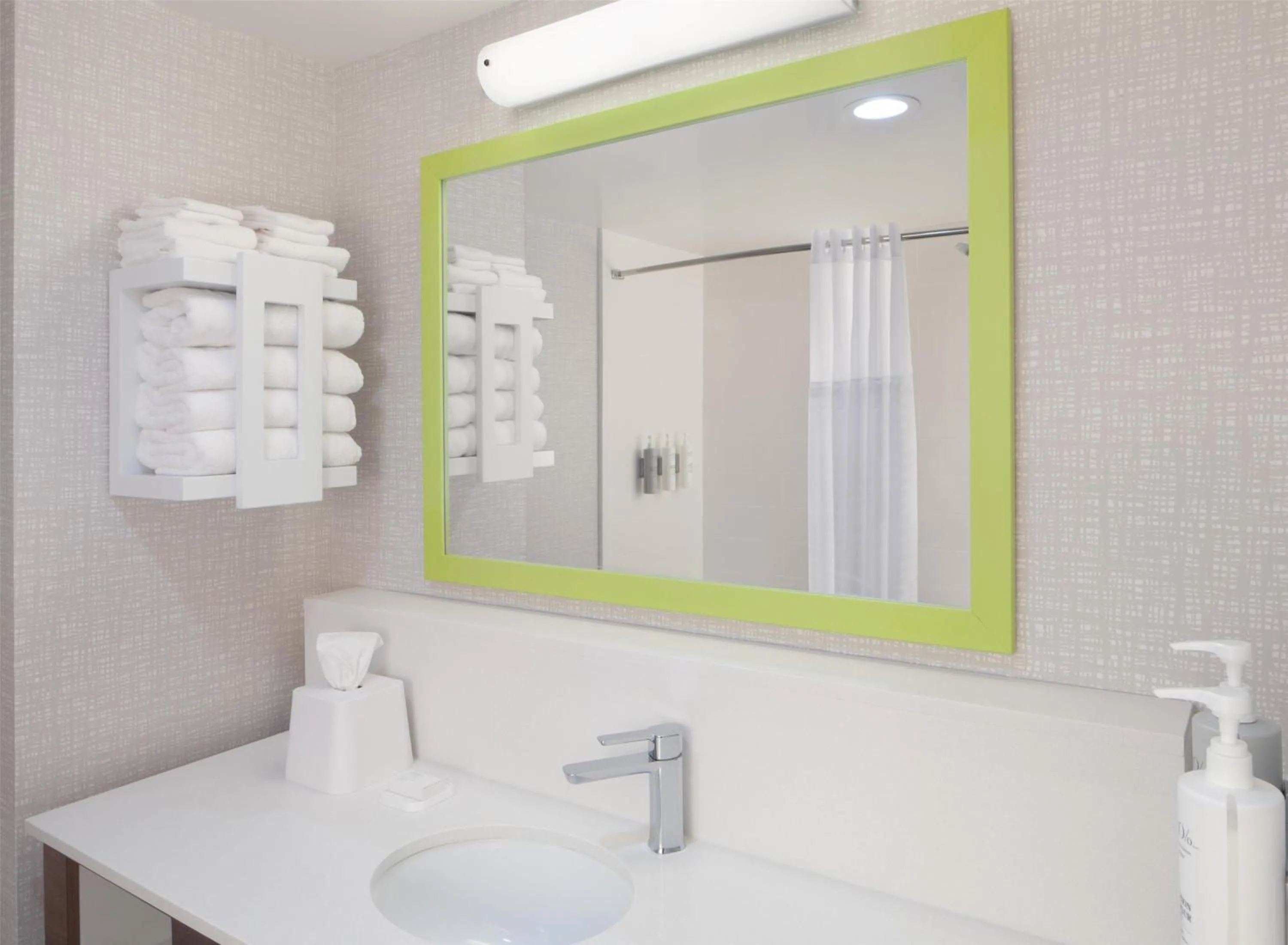 Bathroom in Hampton Inn Evergreen