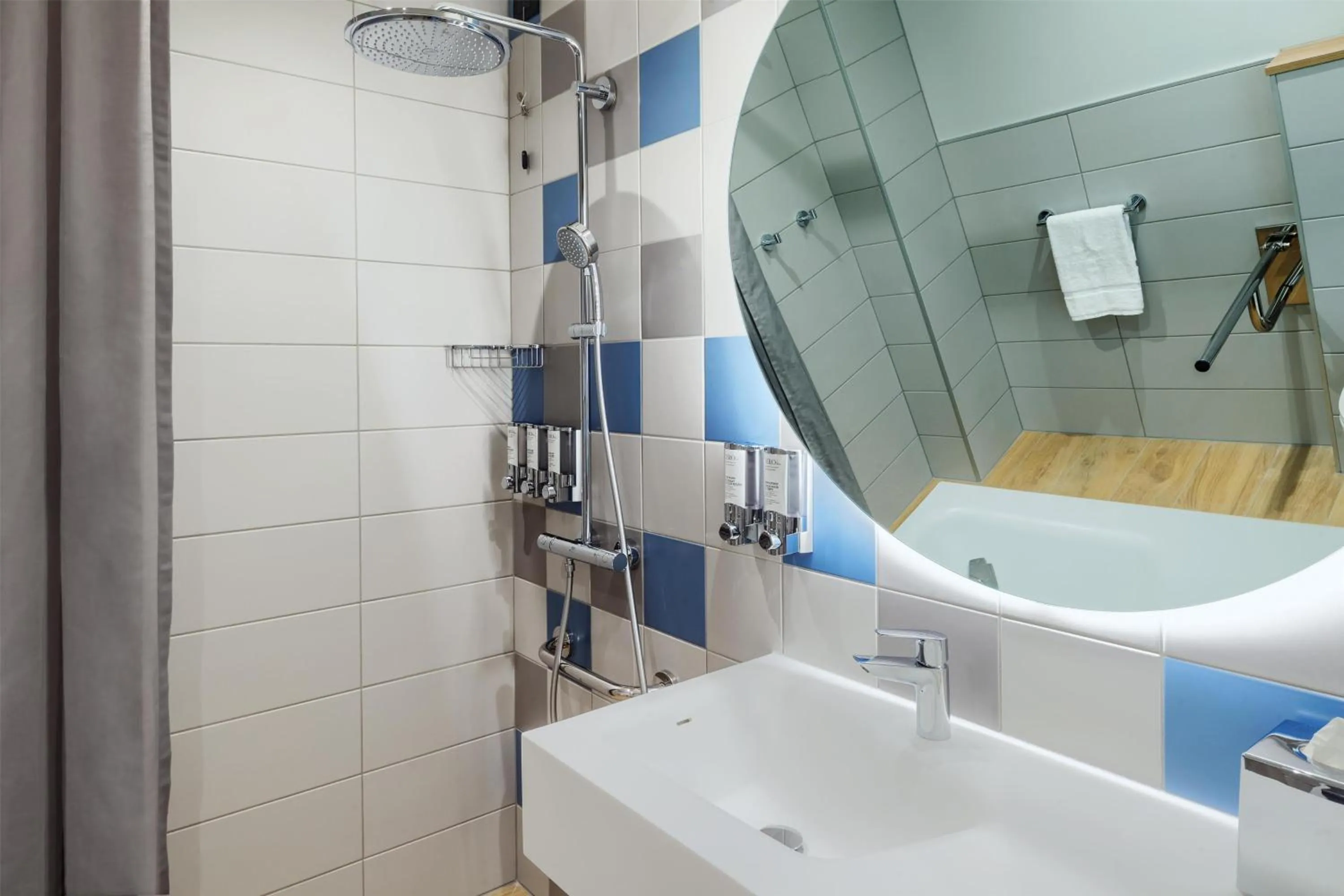 Bathroom in Hampton By Hilton Venice Isola Nuova