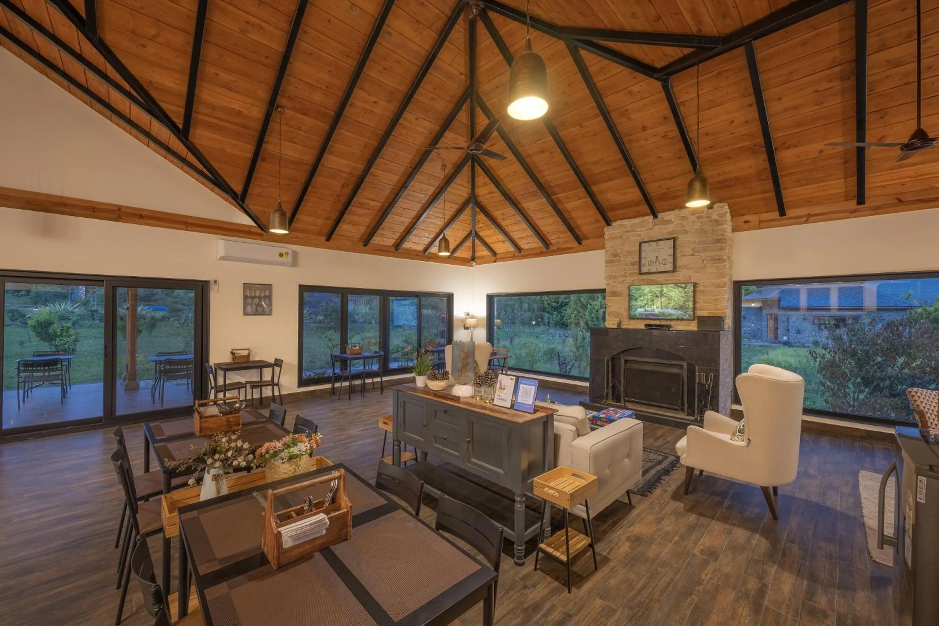 Restaurant/places to eat in Echor Hill Farm Cottages Palampur