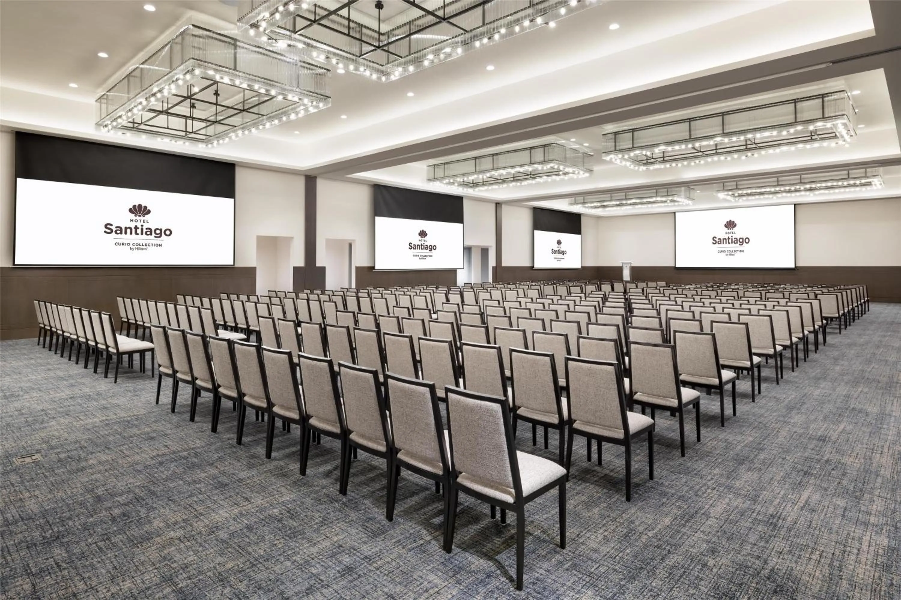 Meeting/conference room in Hotel Santiago, Curio Collection By Hilton