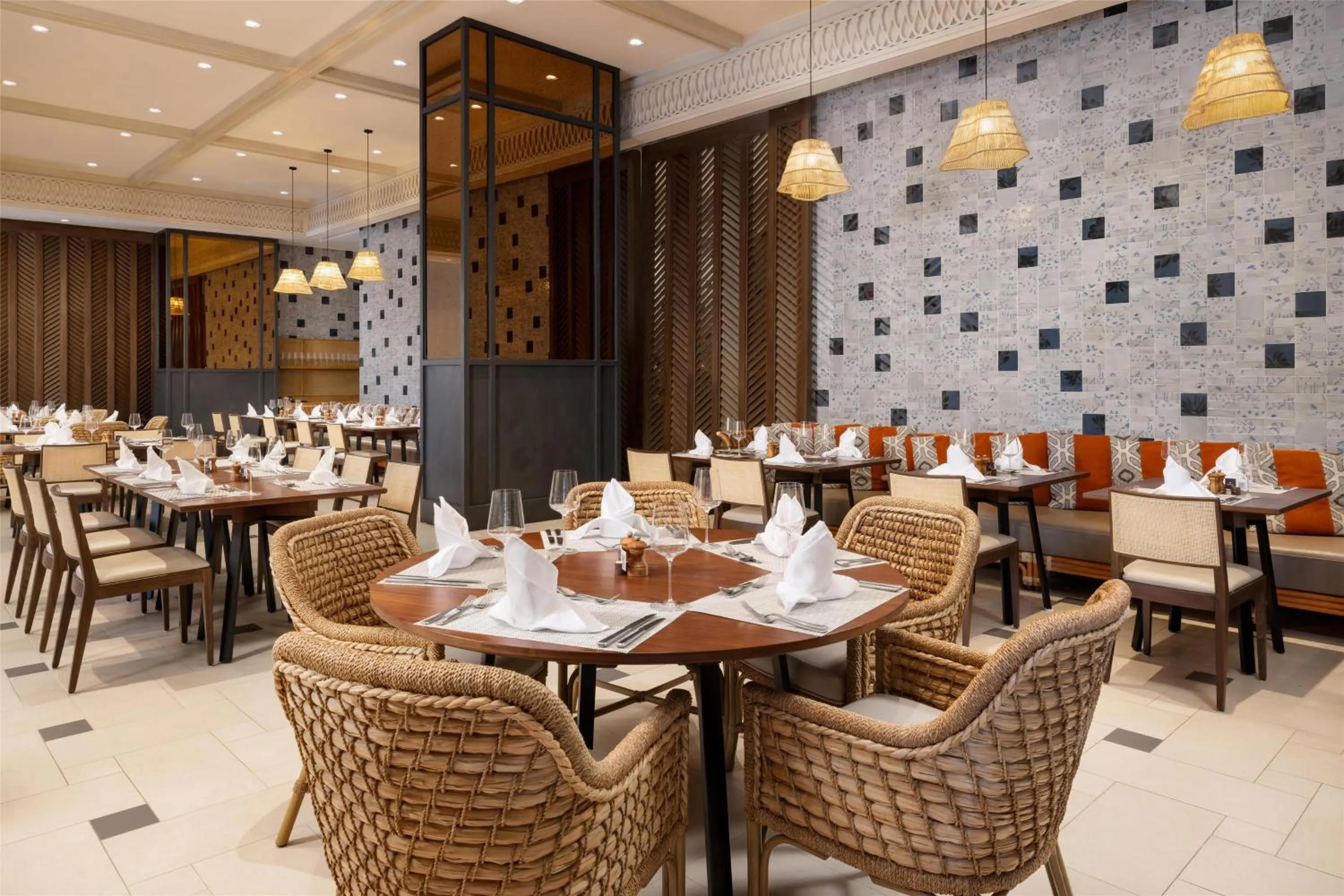 Restaurant/places to eat in Hotel Santiago, Curio Collection By Hilton