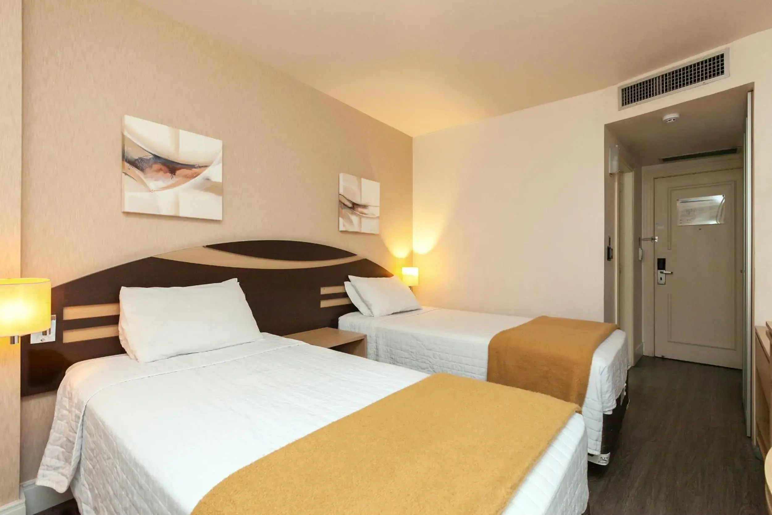 Deluxe Twin Room in Tri Hotel Vittoria Bento Deluxe Twin Room in Tri Hotel Vittoria Bento