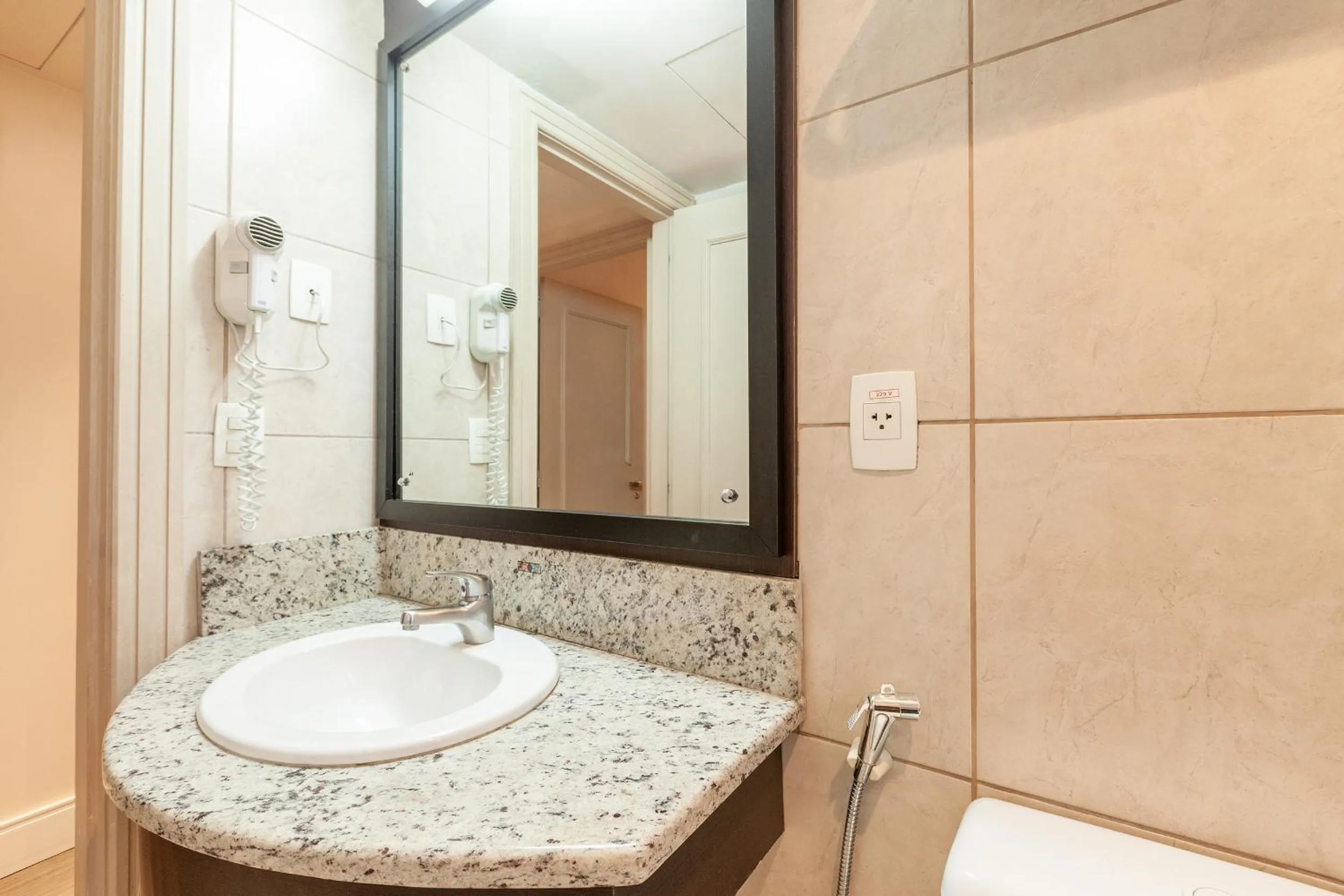 Bathroom in Tri Hotel Vittoria Bento