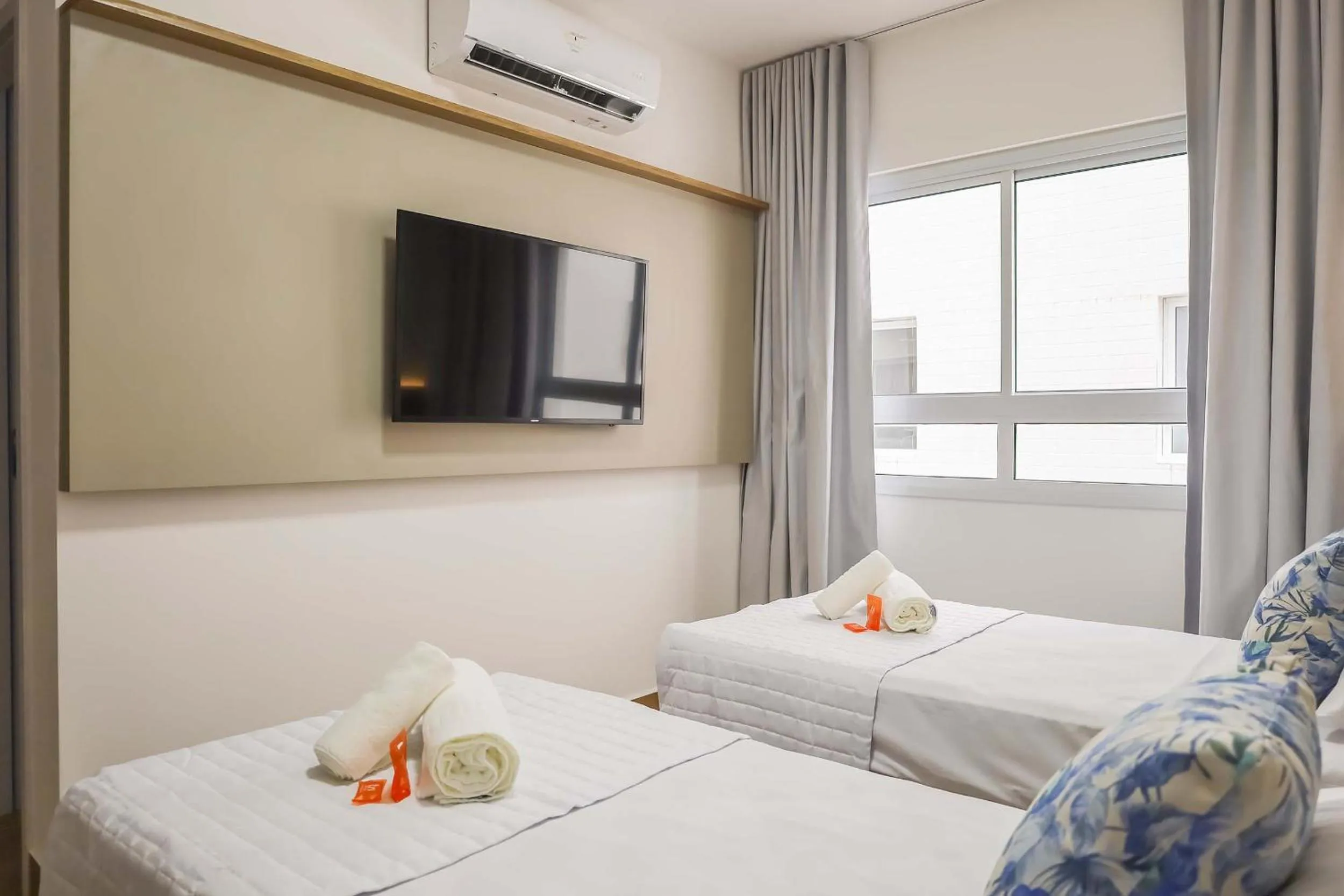 Bedroom, Bed in Tri Hotel Praia Grande