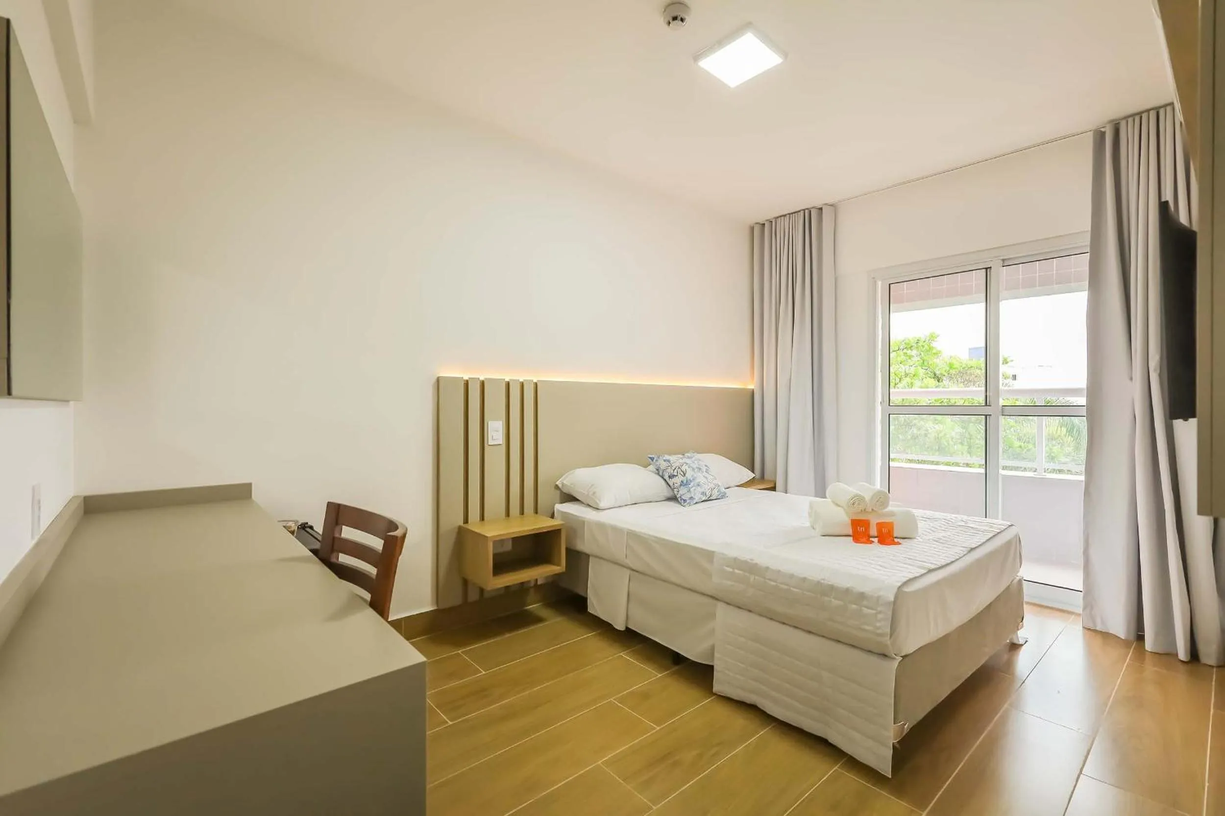 Bedroom, Bed in Tri Hotel Praia Grande