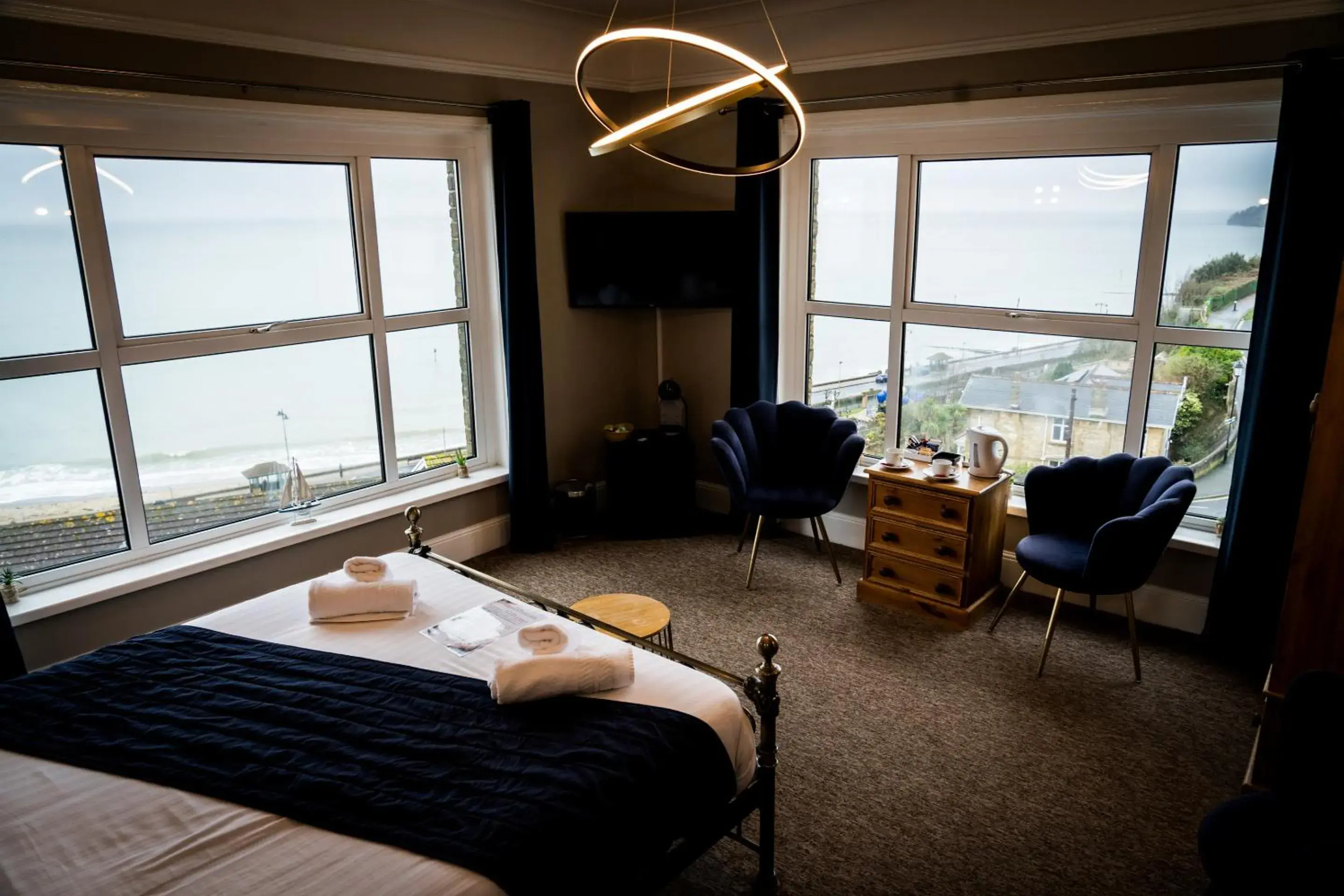 Deluxe Double Room in Channel View Hotel Deluxe Double Room in Channel View Hotel