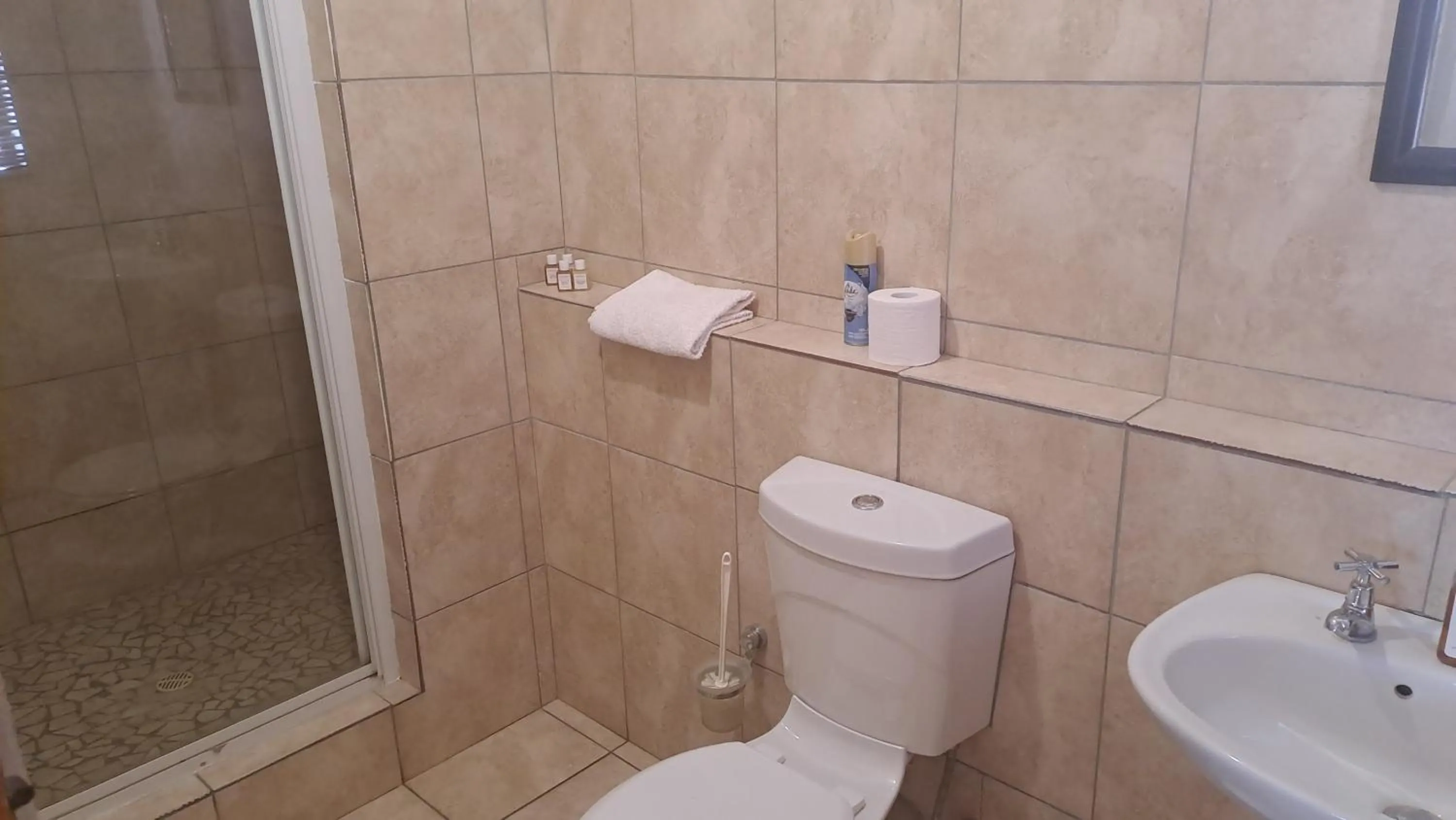 Bathroom in African Dawn B&B