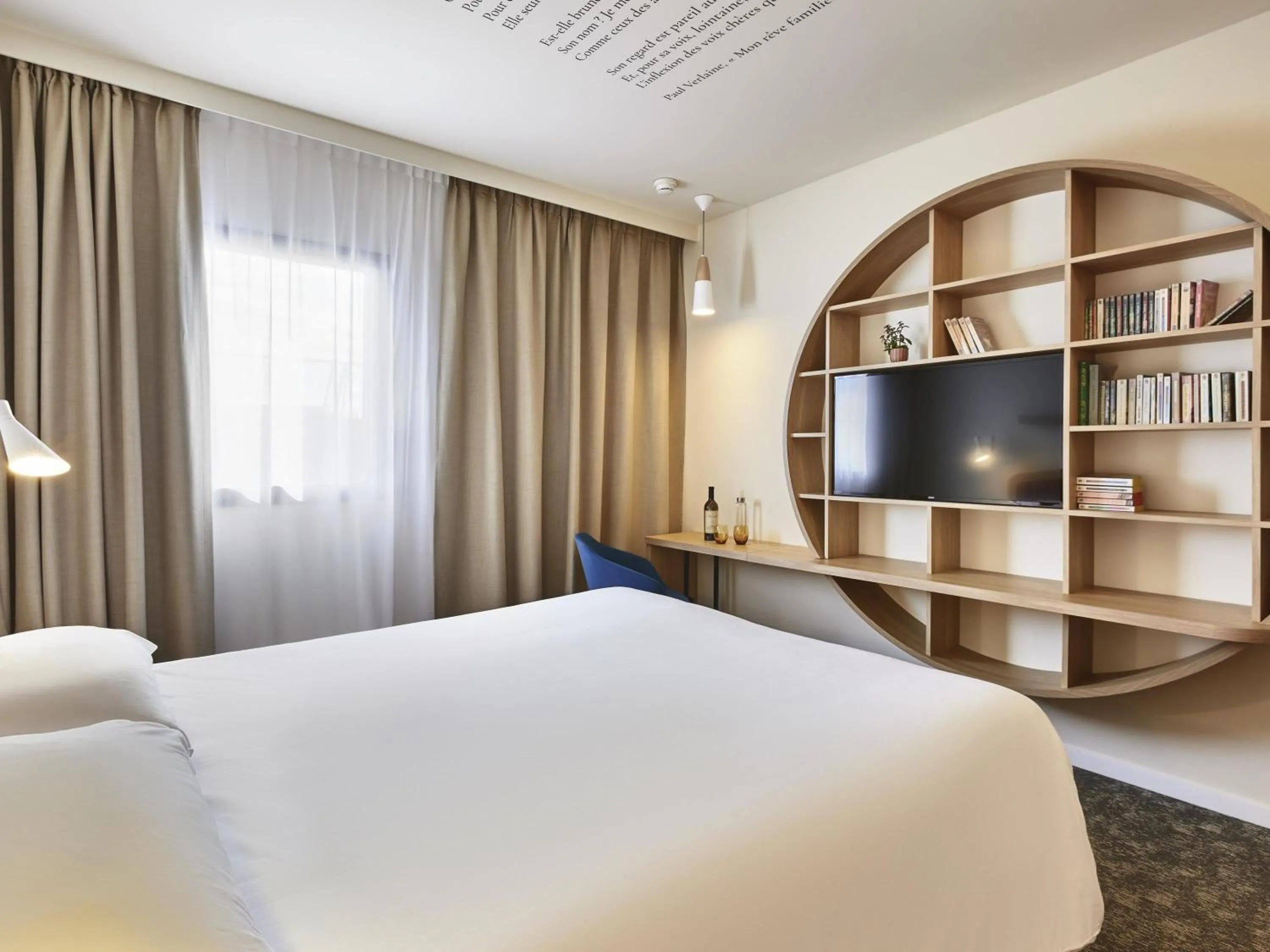 Bedroom, Bed in ibis Styles La Roche-sur-Yon