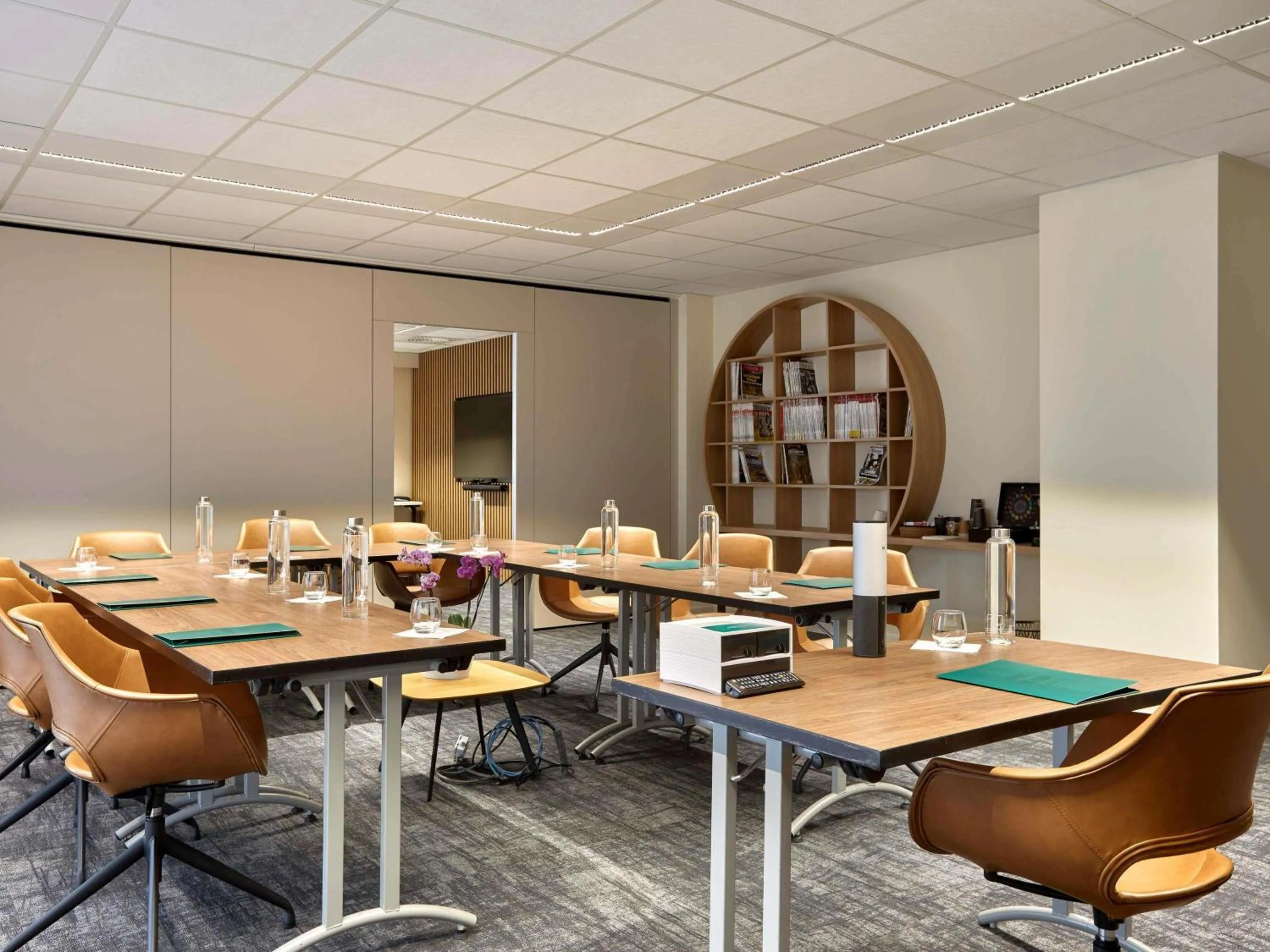 Meeting/conference room in ibis Styles La Roche-sur-Yon