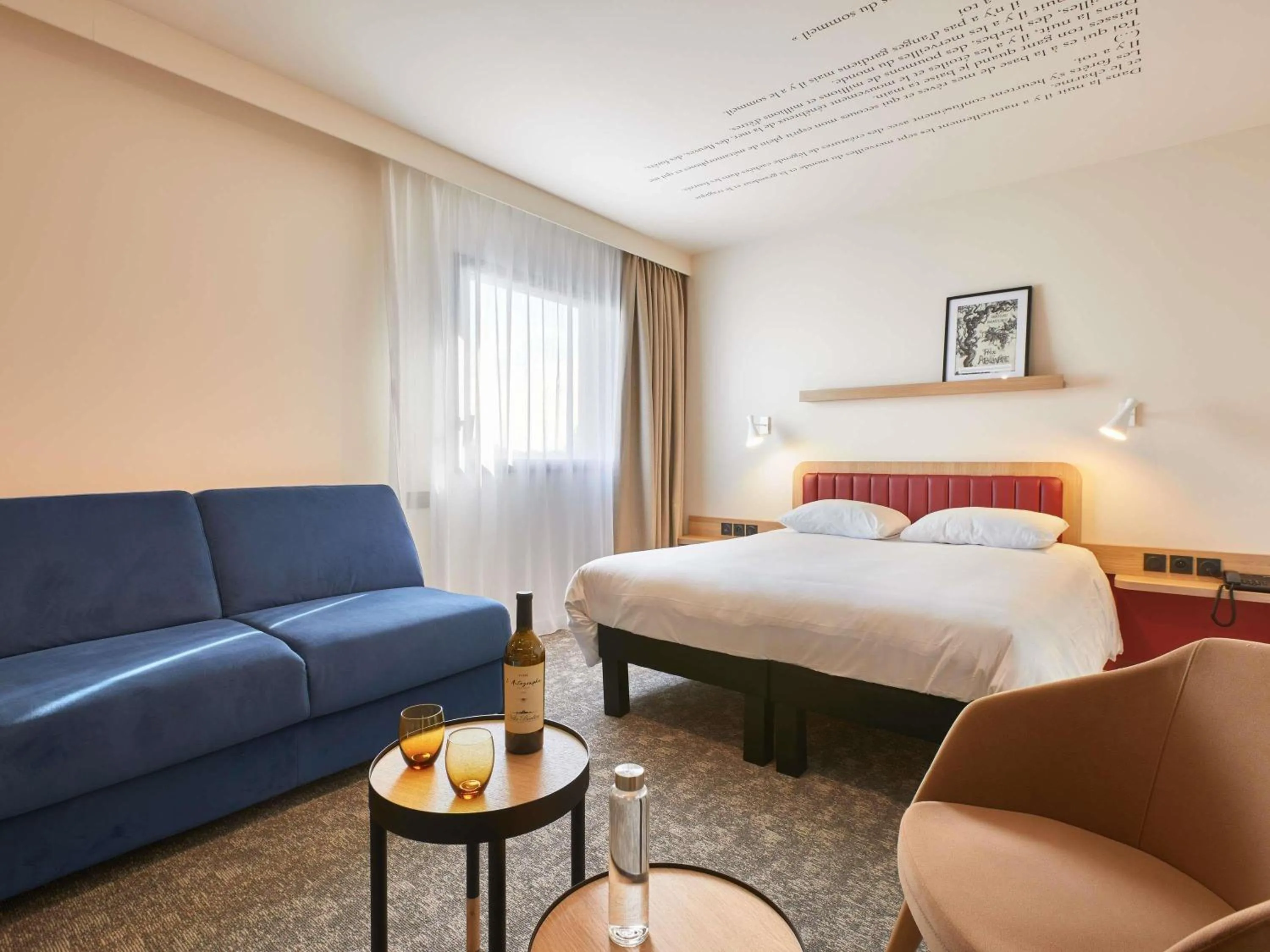 Property building, Bed in ibis Styles La Roche-sur-Yon