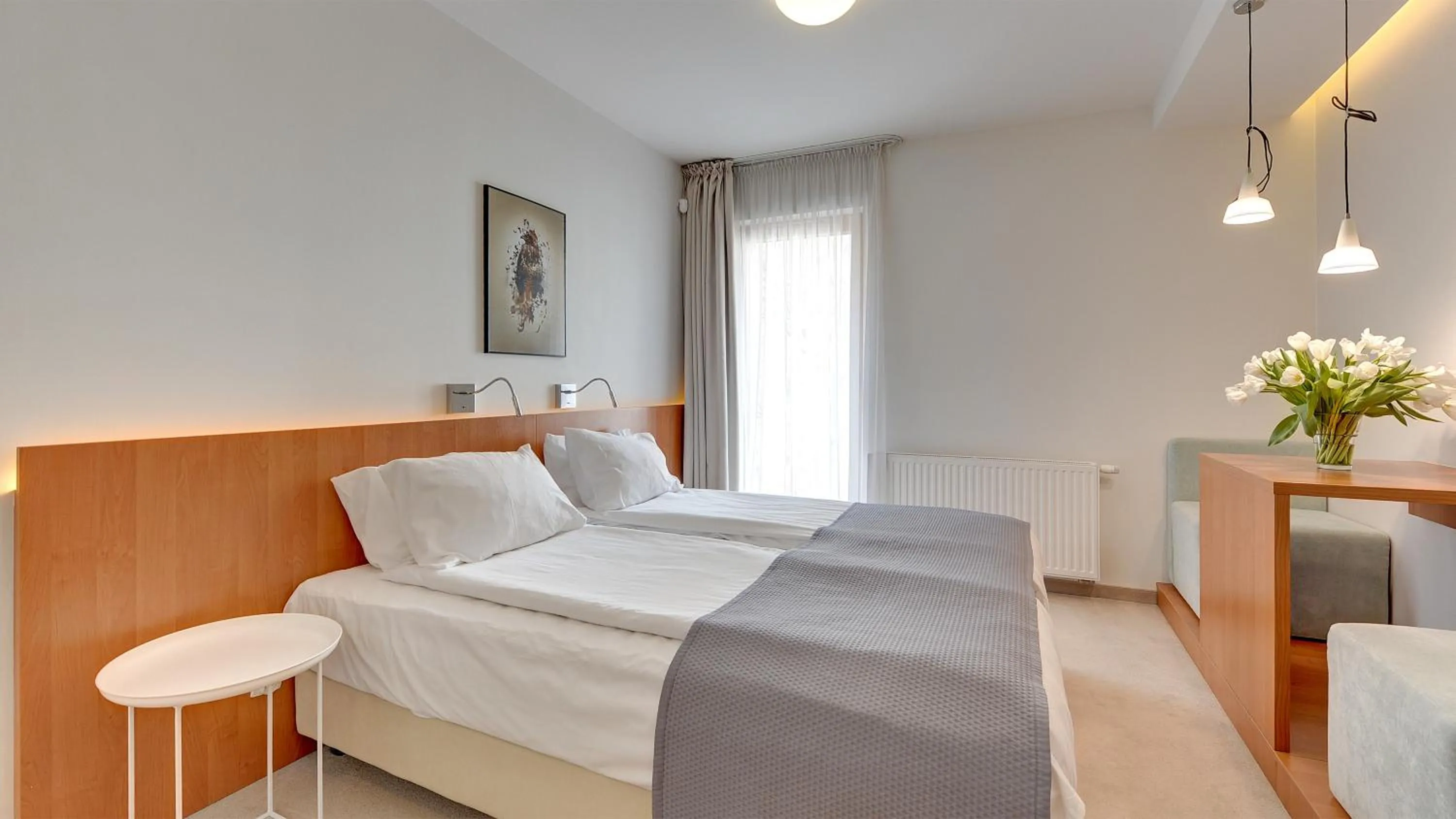 Photo of the whole room, Bed in Villa 21 by Victus