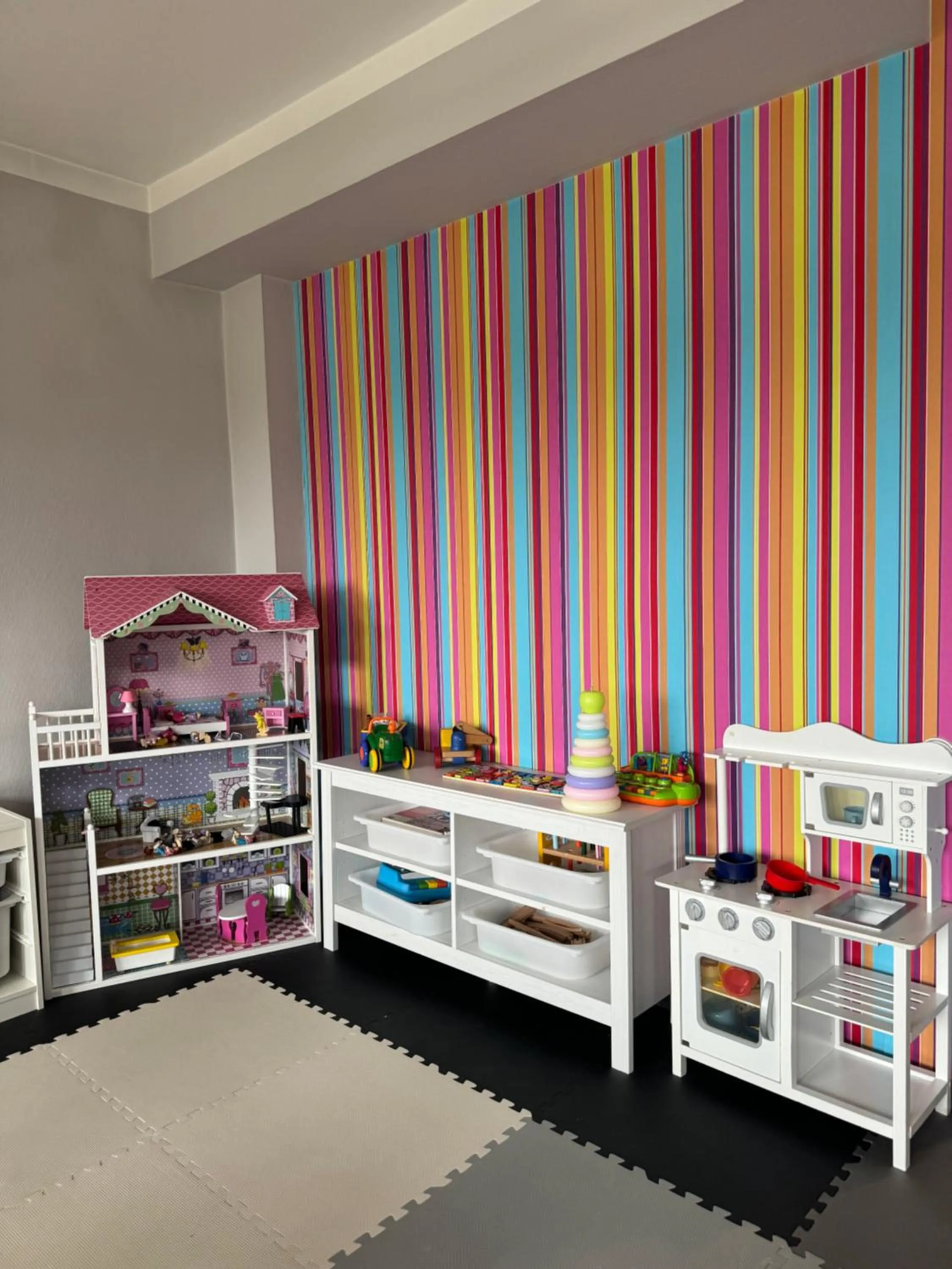 Children play ground, Bed in Hotel Helios 300m od Krupówek nowy BASEN od 12 lipca