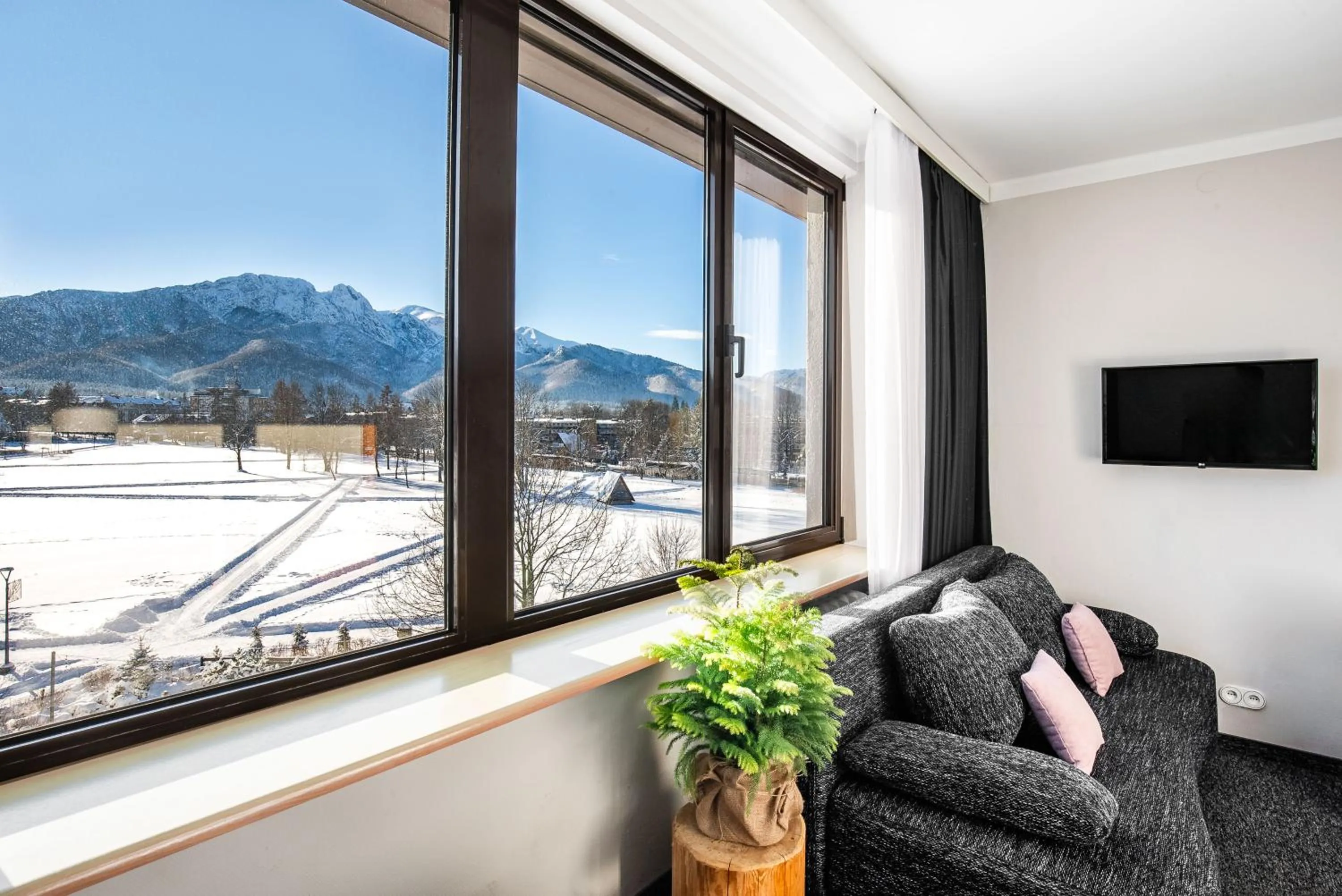 Hotel Helios 300m od Krupówek nowy BASEN od 12 lipca