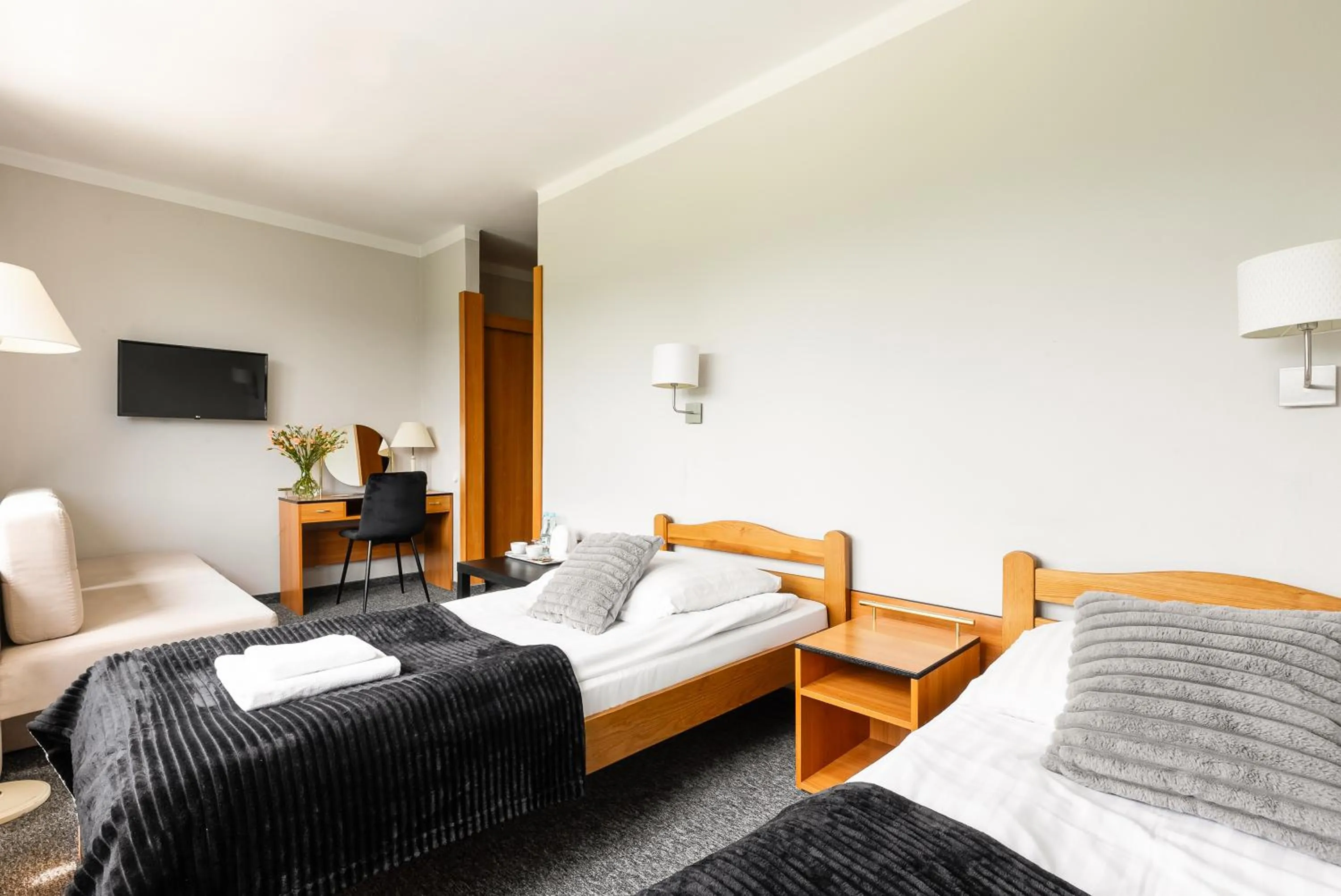 Photo of the whole room, Bed in Hotel Helios 300m od Krupówek nowy BASEN od 12 lipca