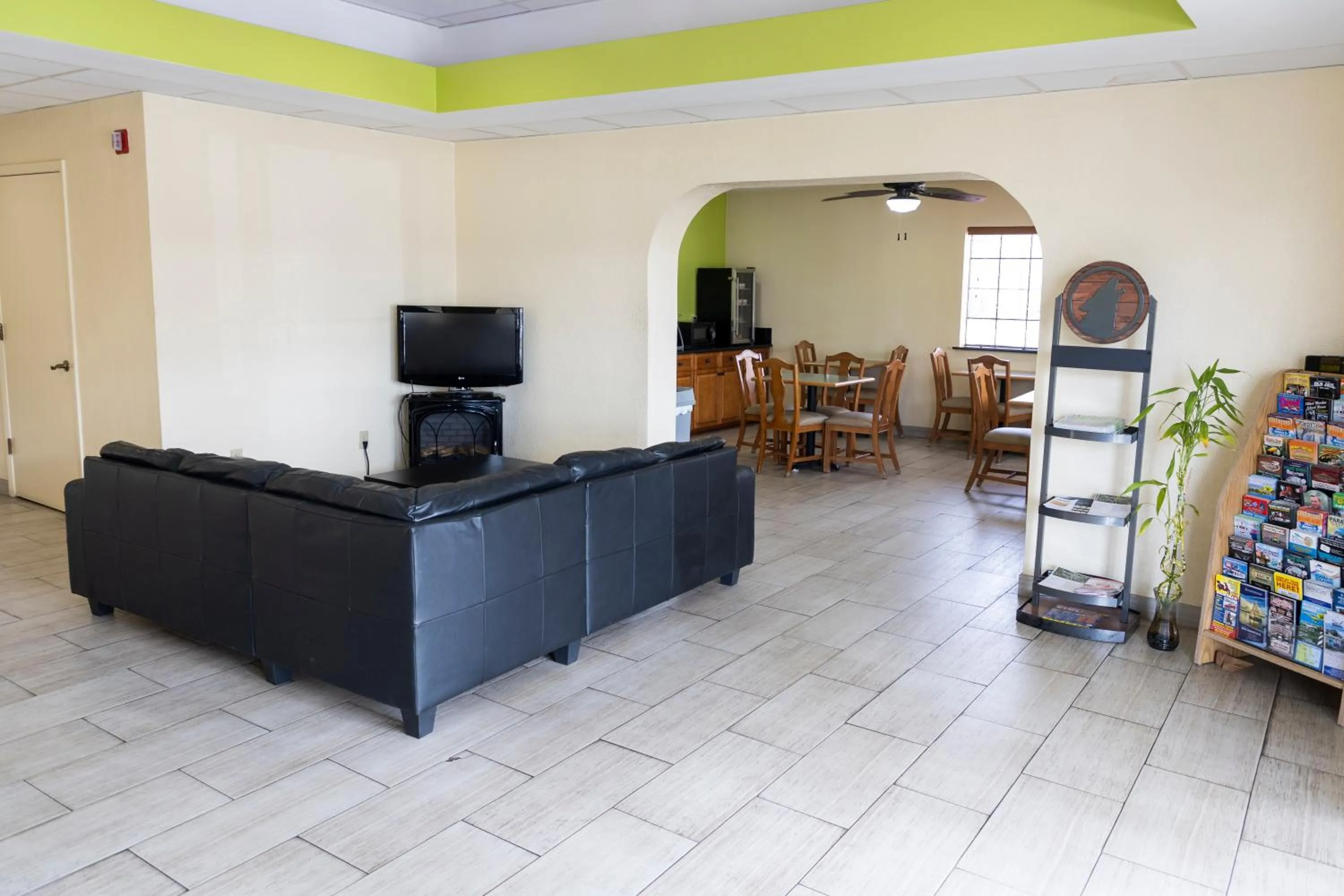 Lobby or reception in Ocean Breeze Inn