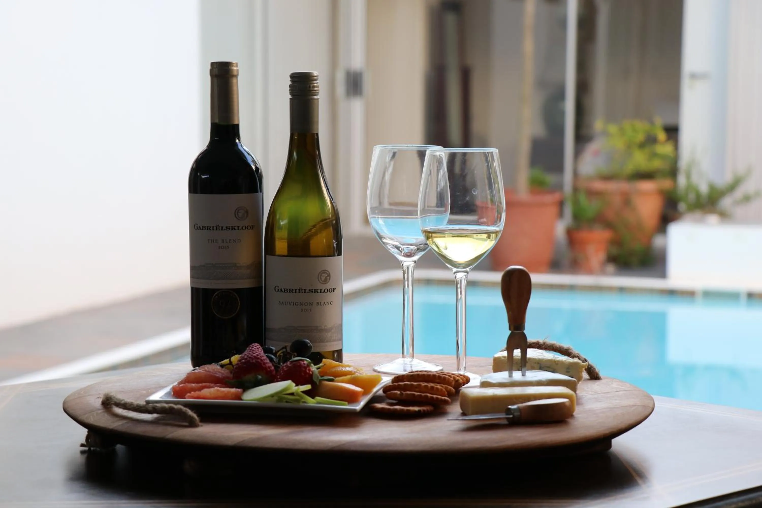 Alcoholic drinks in Admiralty Bed & Breakfast