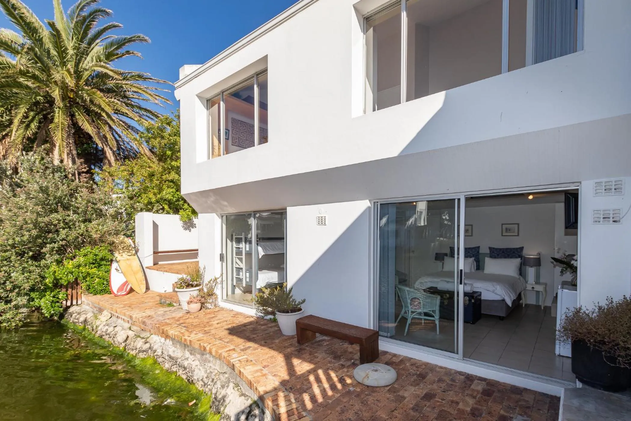 Property building in Admiralty Bed & Breakfast