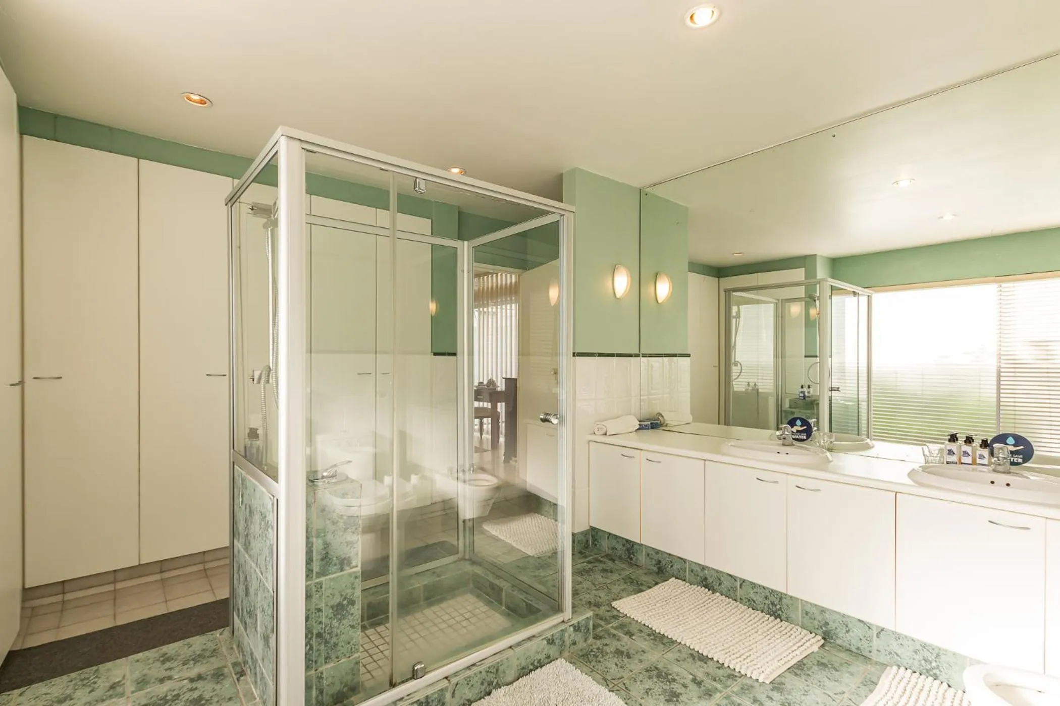 Bathroom in Admiralty Bed & Breakfast