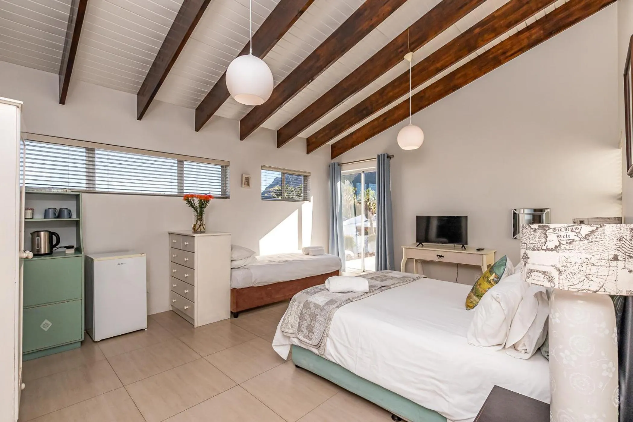 Bedroom, Bed in Admiralty Bed & Breakfast