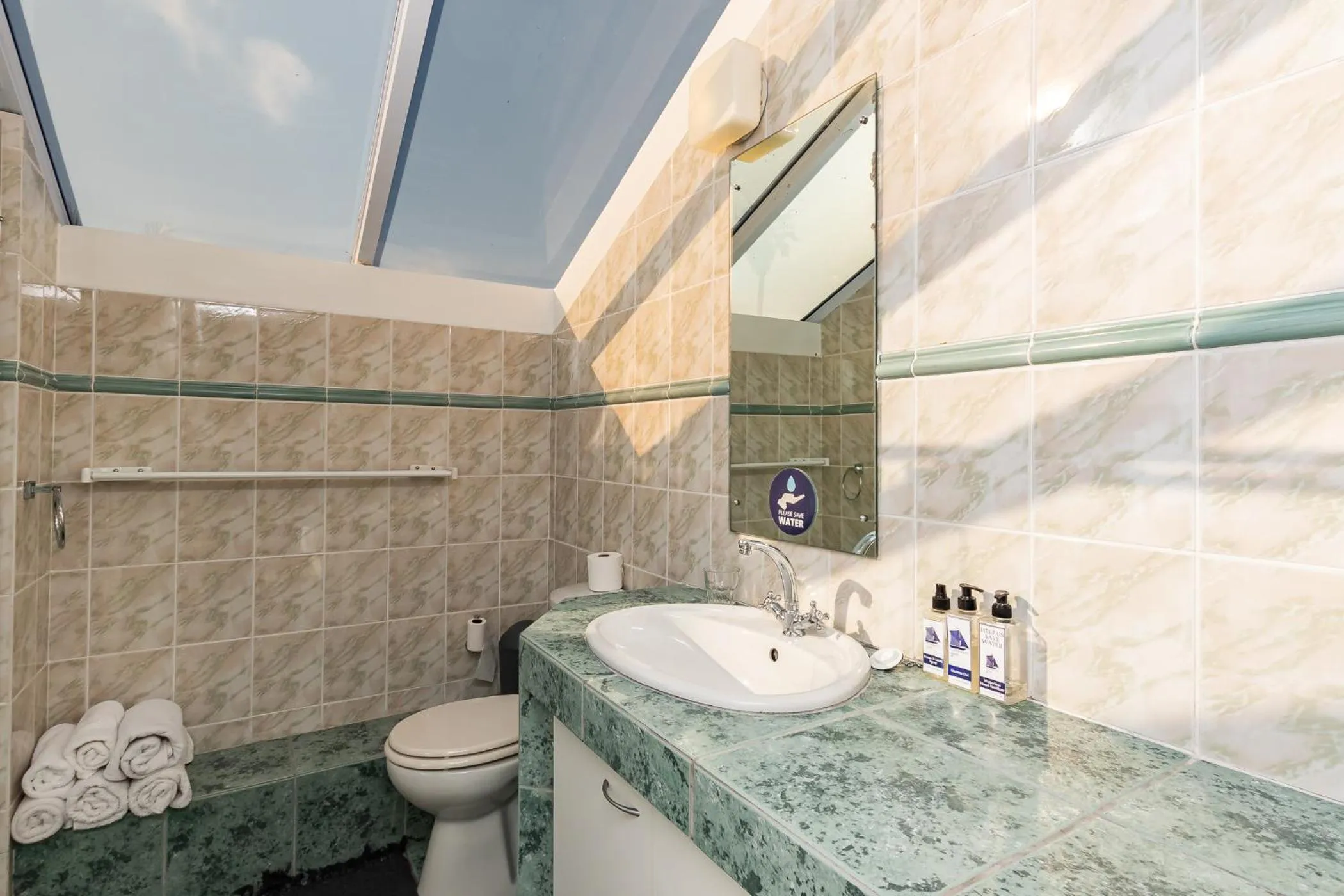 Bathroom in Admiralty Bed & Breakfast