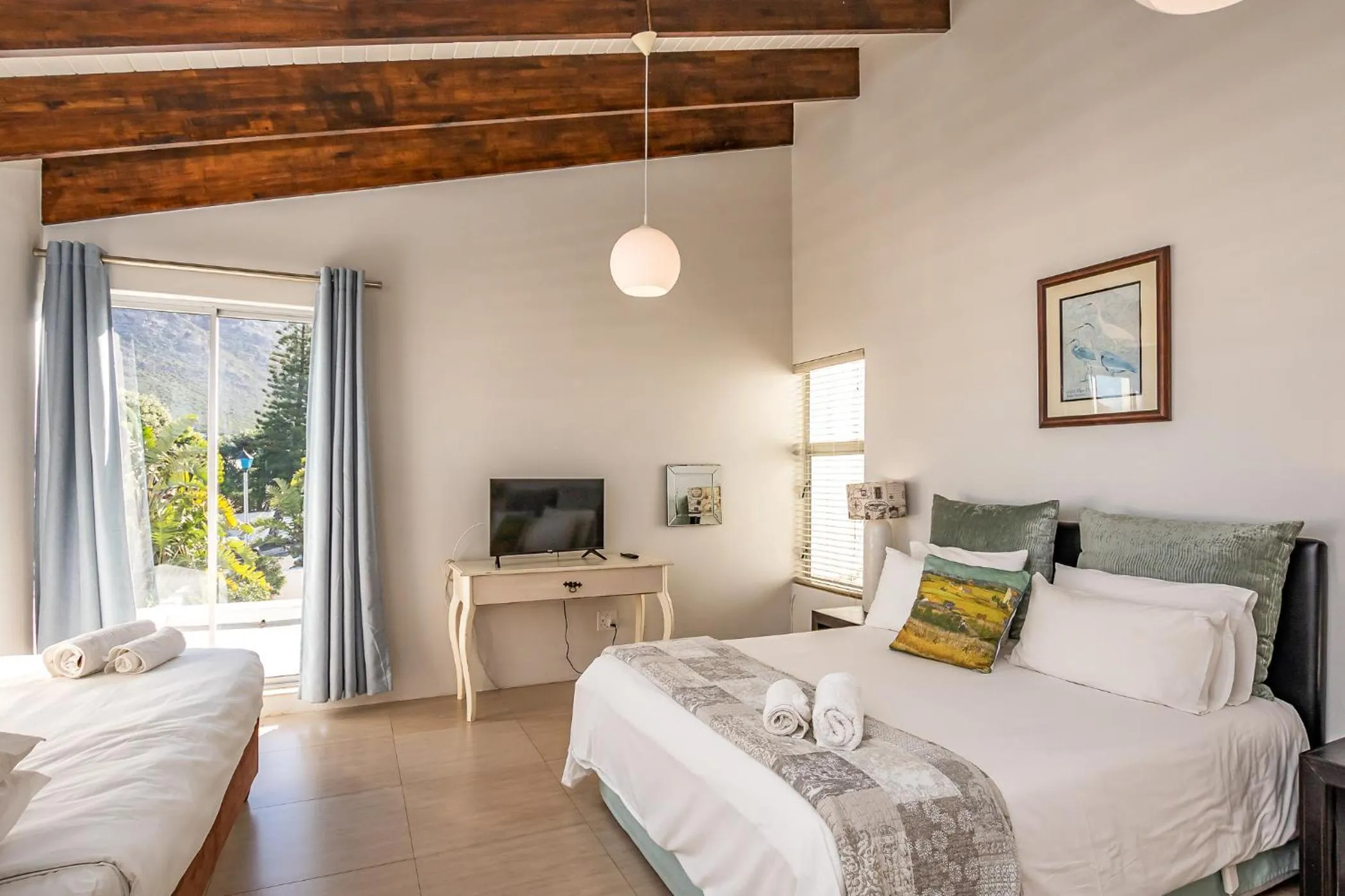 Bedroom, Bed in Admiralty Bed & Breakfast