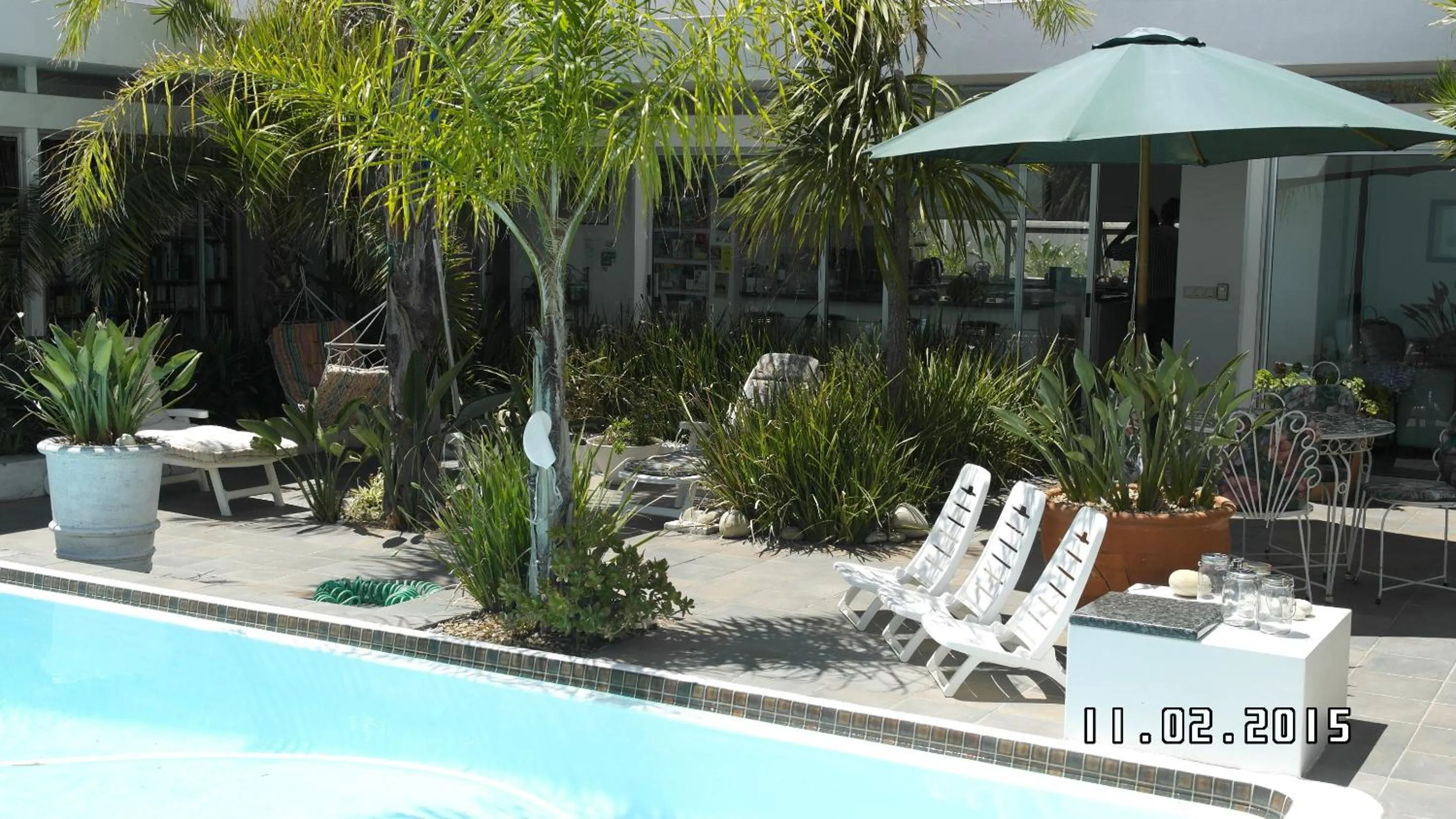 Pool view in Admiralty Bed & Breakfast