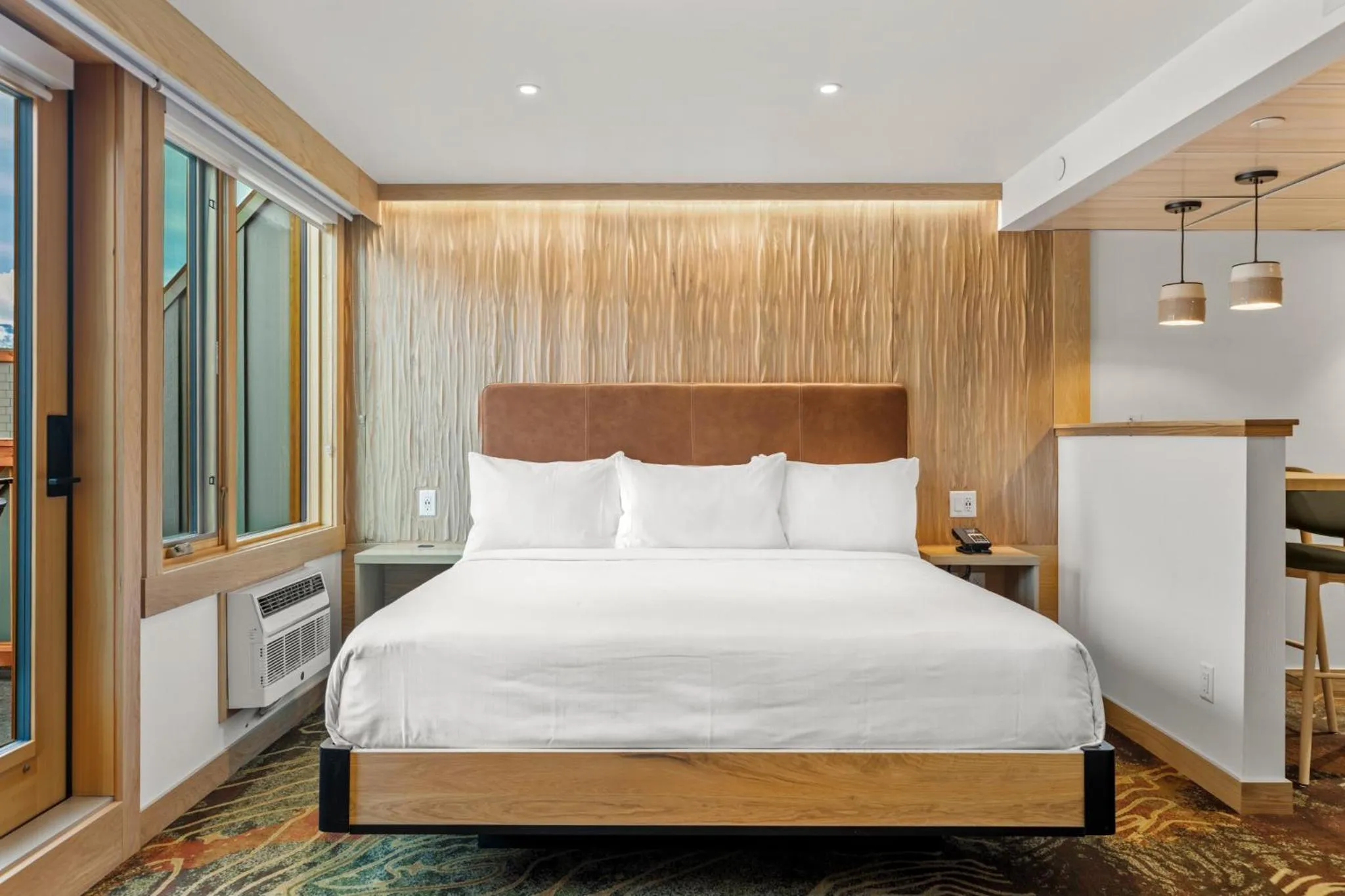 Bedroom, Bed in Otter Hotel