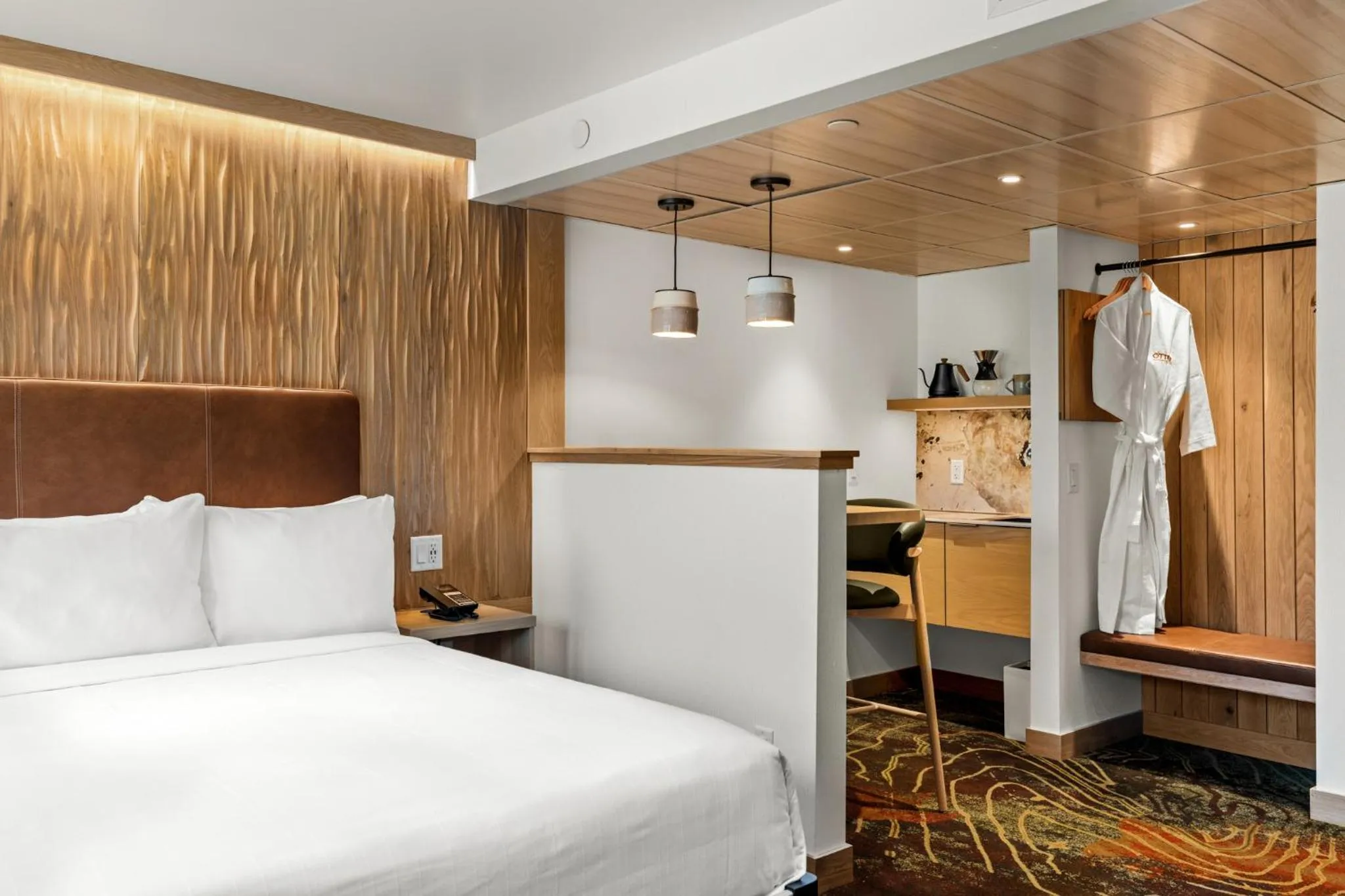 Bedroom, Bed in Otter Hotel