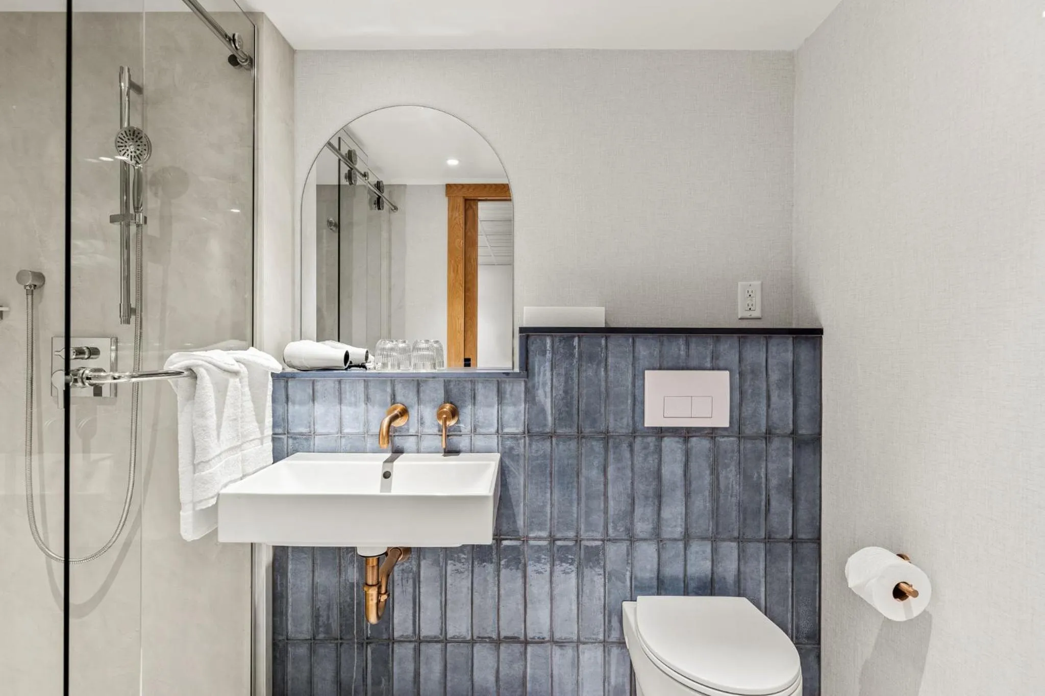 Bathroom in Otter Hotel