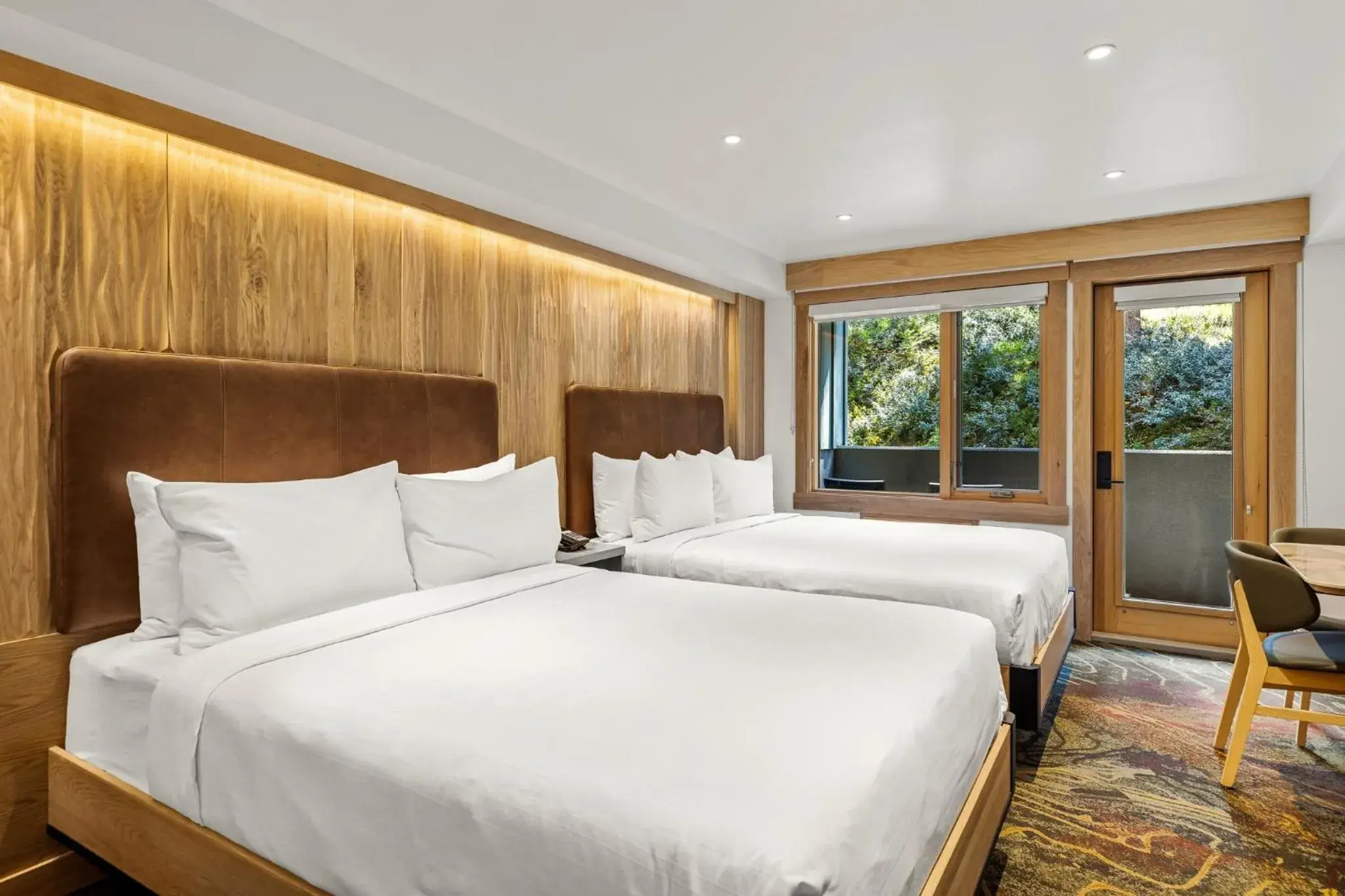 Superior Two Queen Room in Otter Hotel Superior Two Queen Room in Otter Hotel