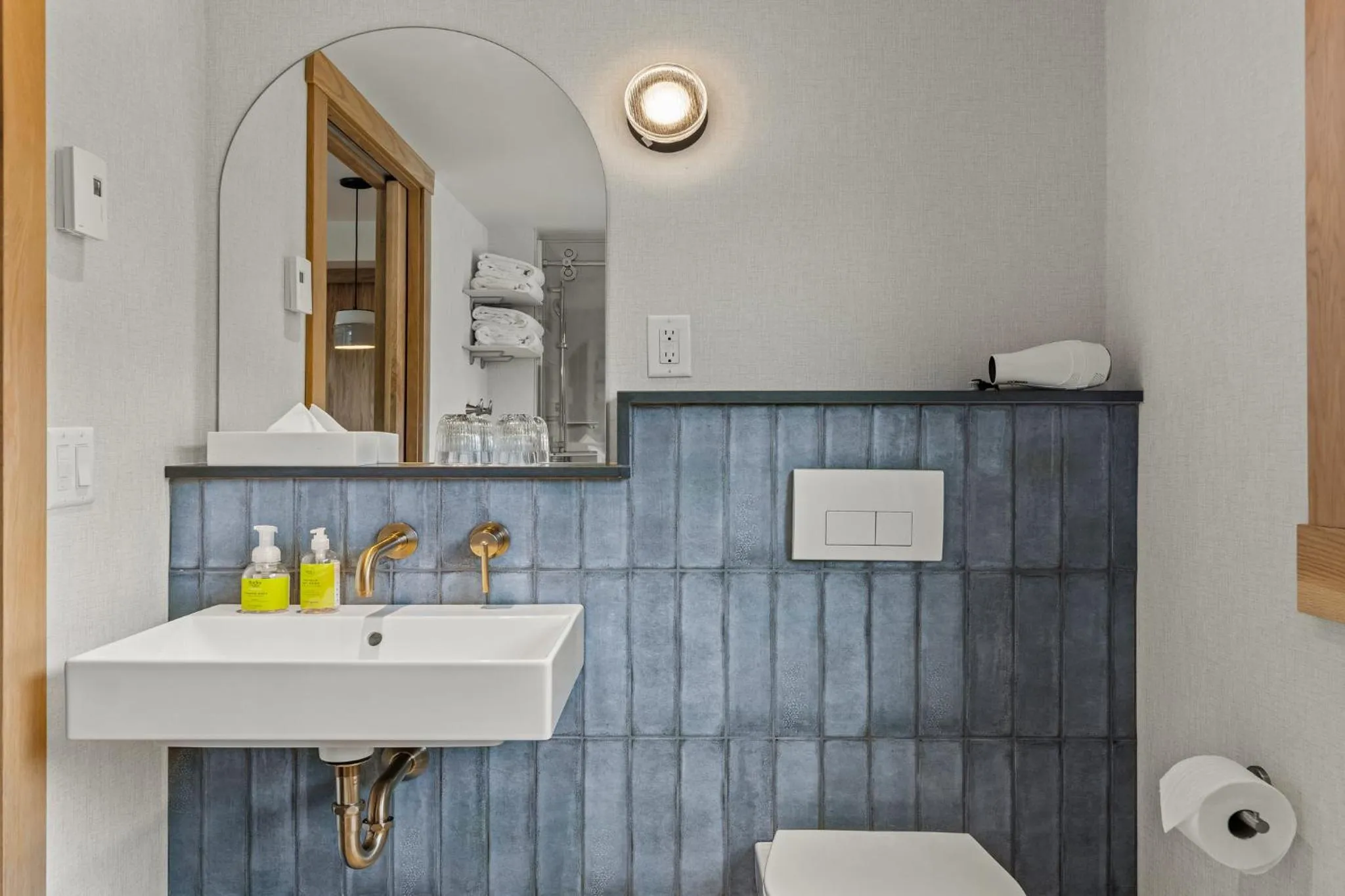 Bathroom in Otter Hotel