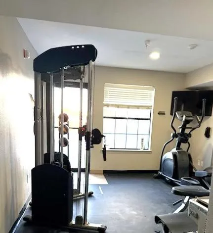 Fitness centre/facilities in Days Inn by Wyndham Dallas Plano