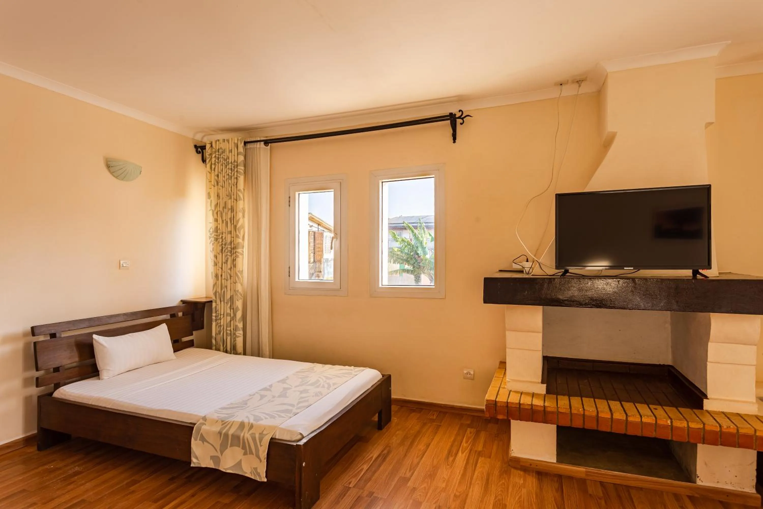 Photo of the whole room, Bed in Hotel H1 Antsirabe