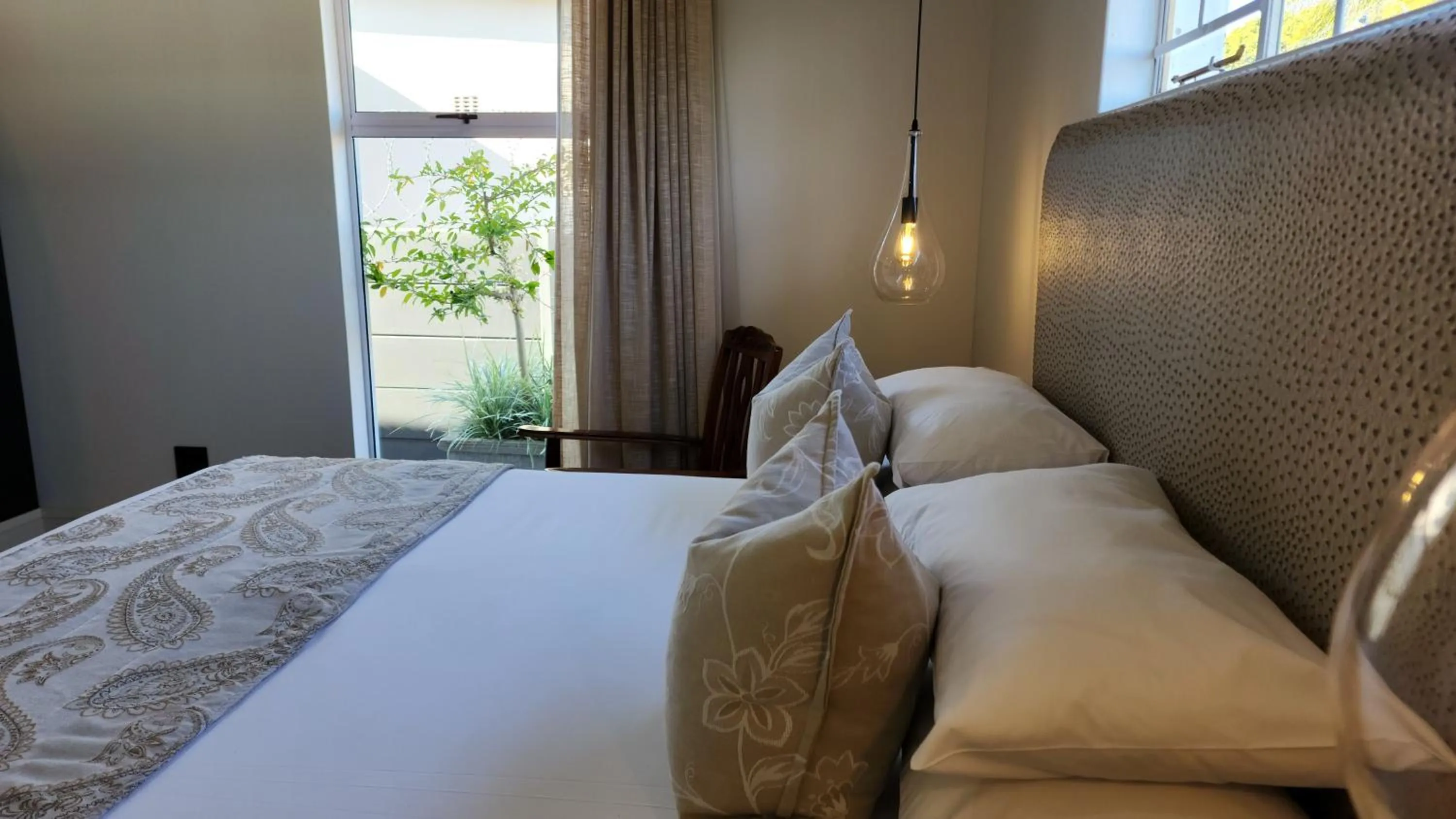 Bed in Shonalanga Lodge