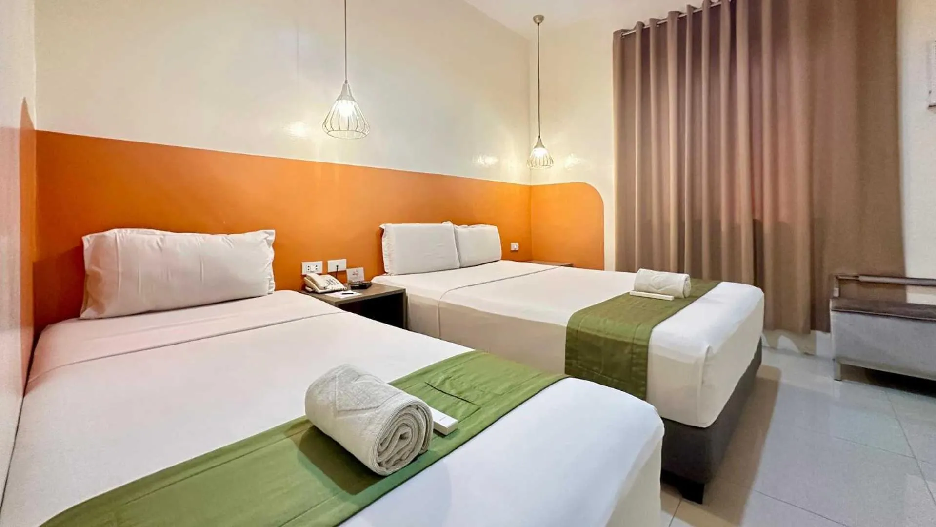 Photo of the whole room, Bed in Travelbee Capitol Inn