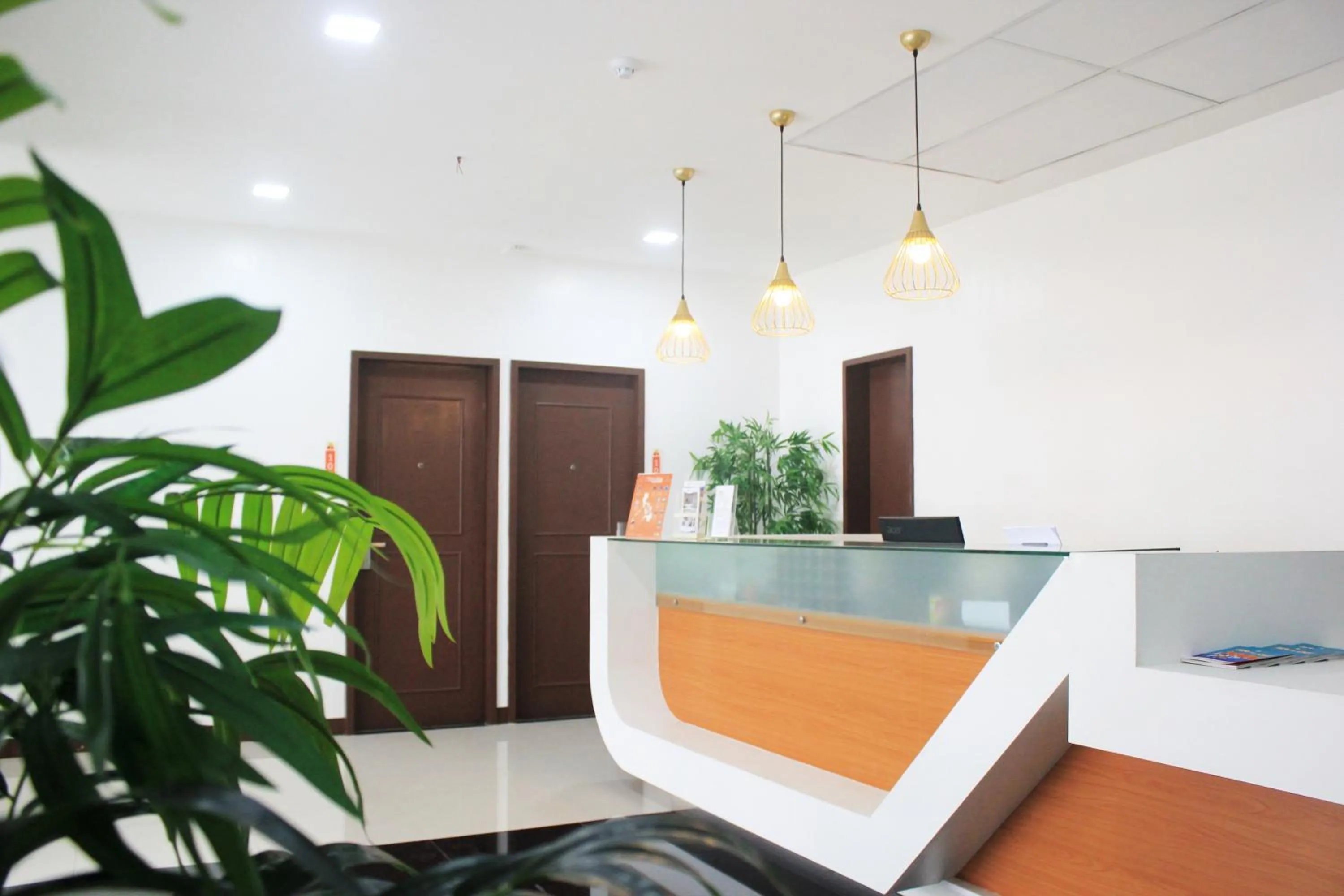 Lobby or reception in Travelbee Capitol Inn