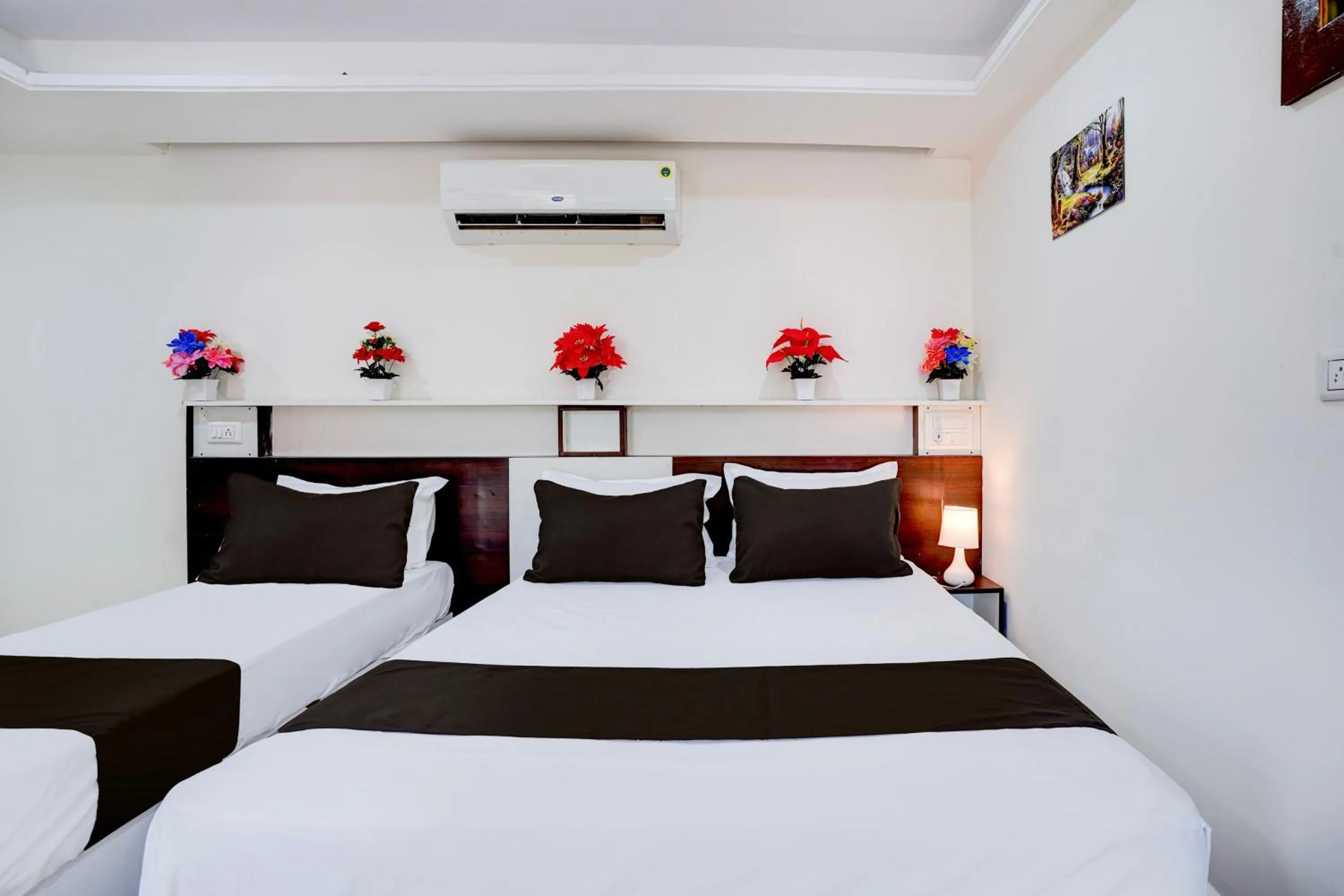 Bedroom in Hotel O SGR Palace