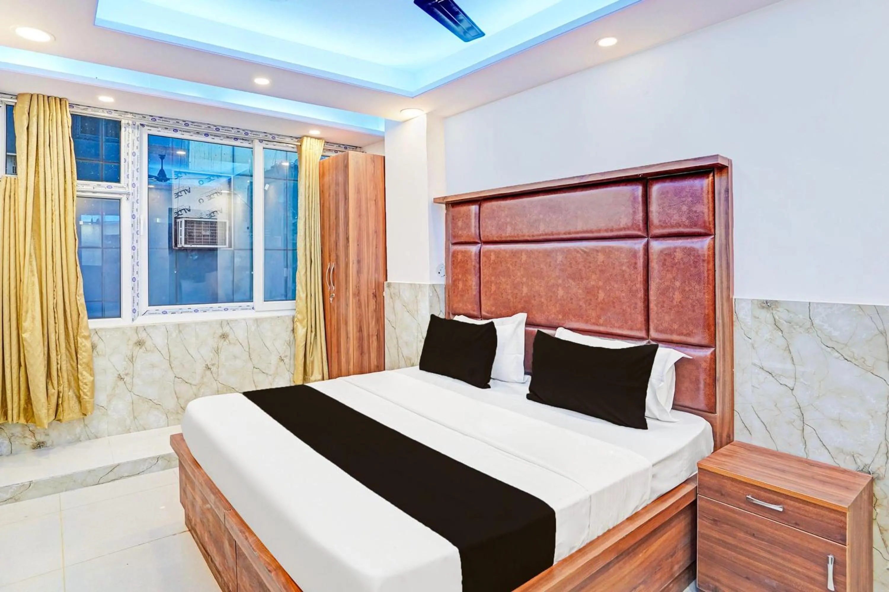 Bedroom, Bed in Hotel O veer palace