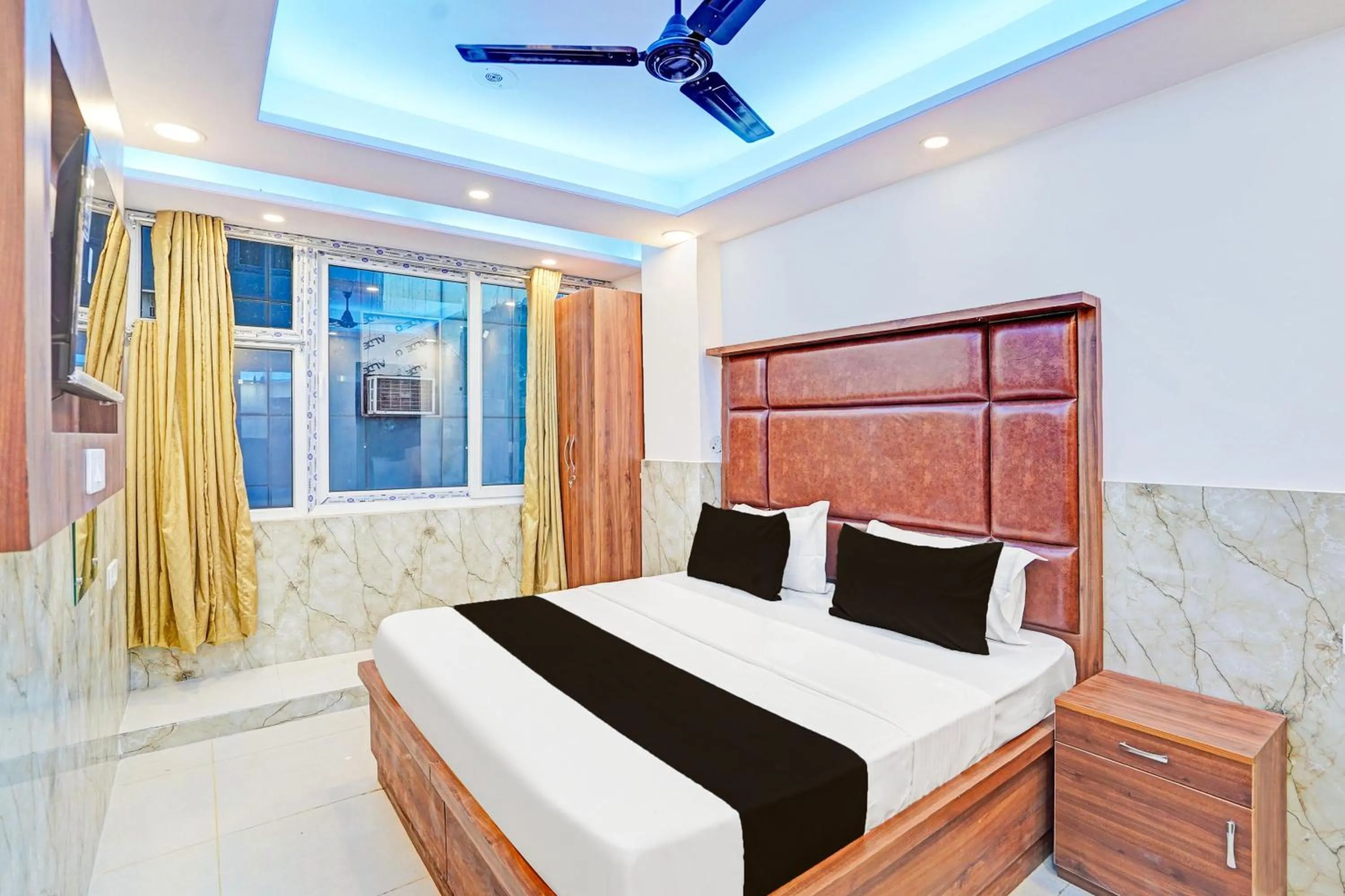 Bedroom, Bed in Hotel O veer palace