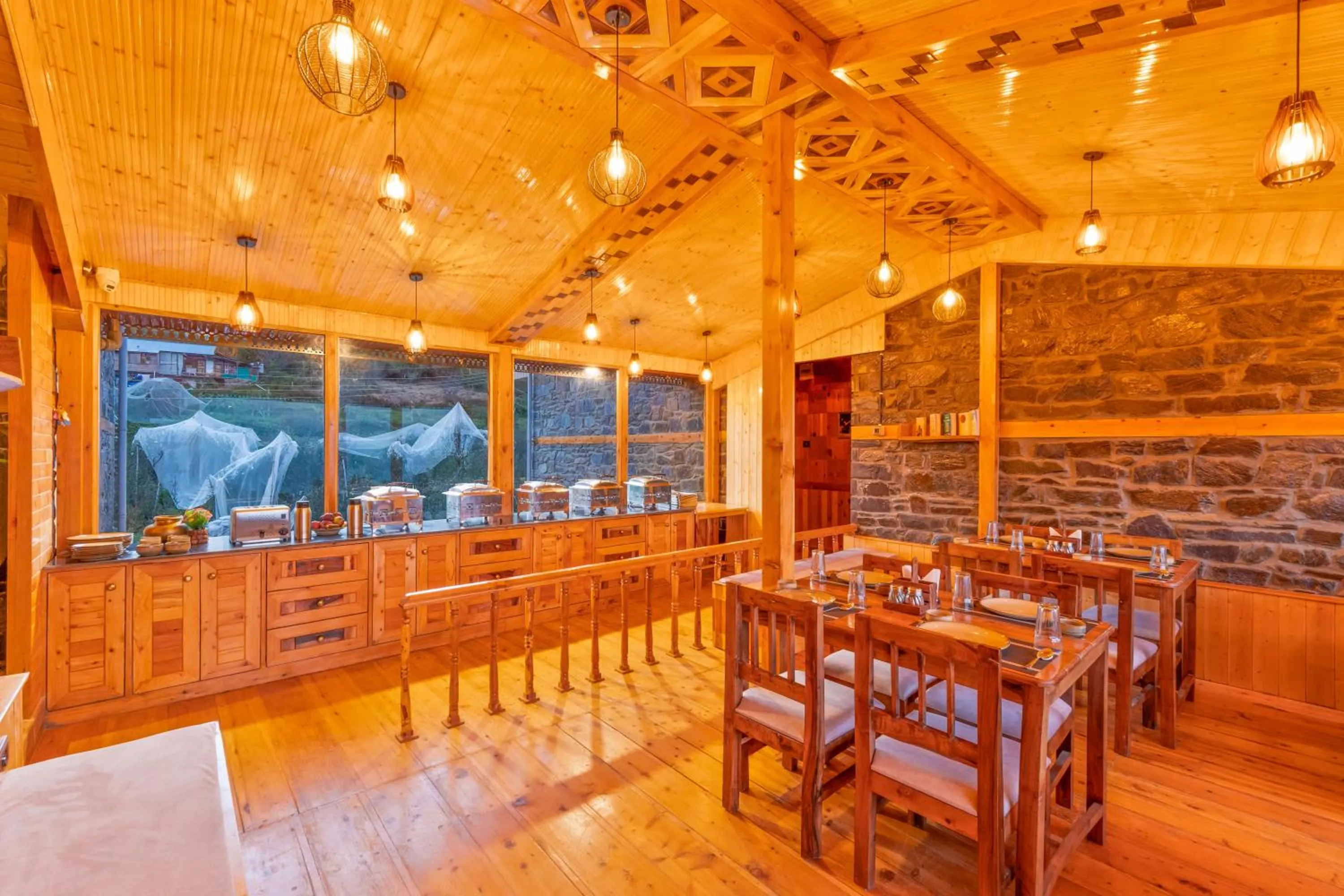 Restaurant/places to eat in Kathkuni by Jomotel - A Pure Veg Boutique Stay