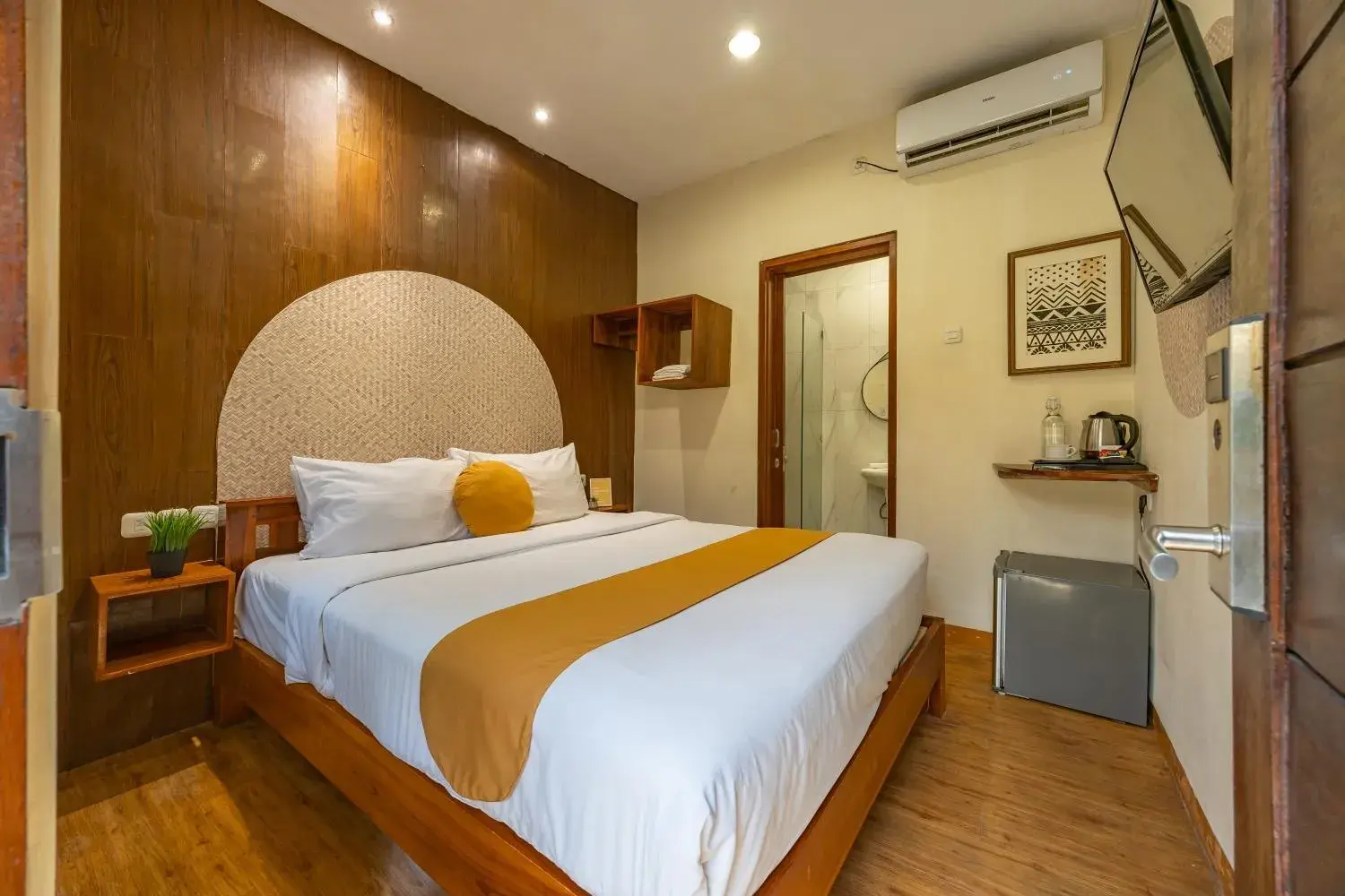 Queen Room with Pool View in Cove Kavana Queen Room with Pool View in Cove Kavana