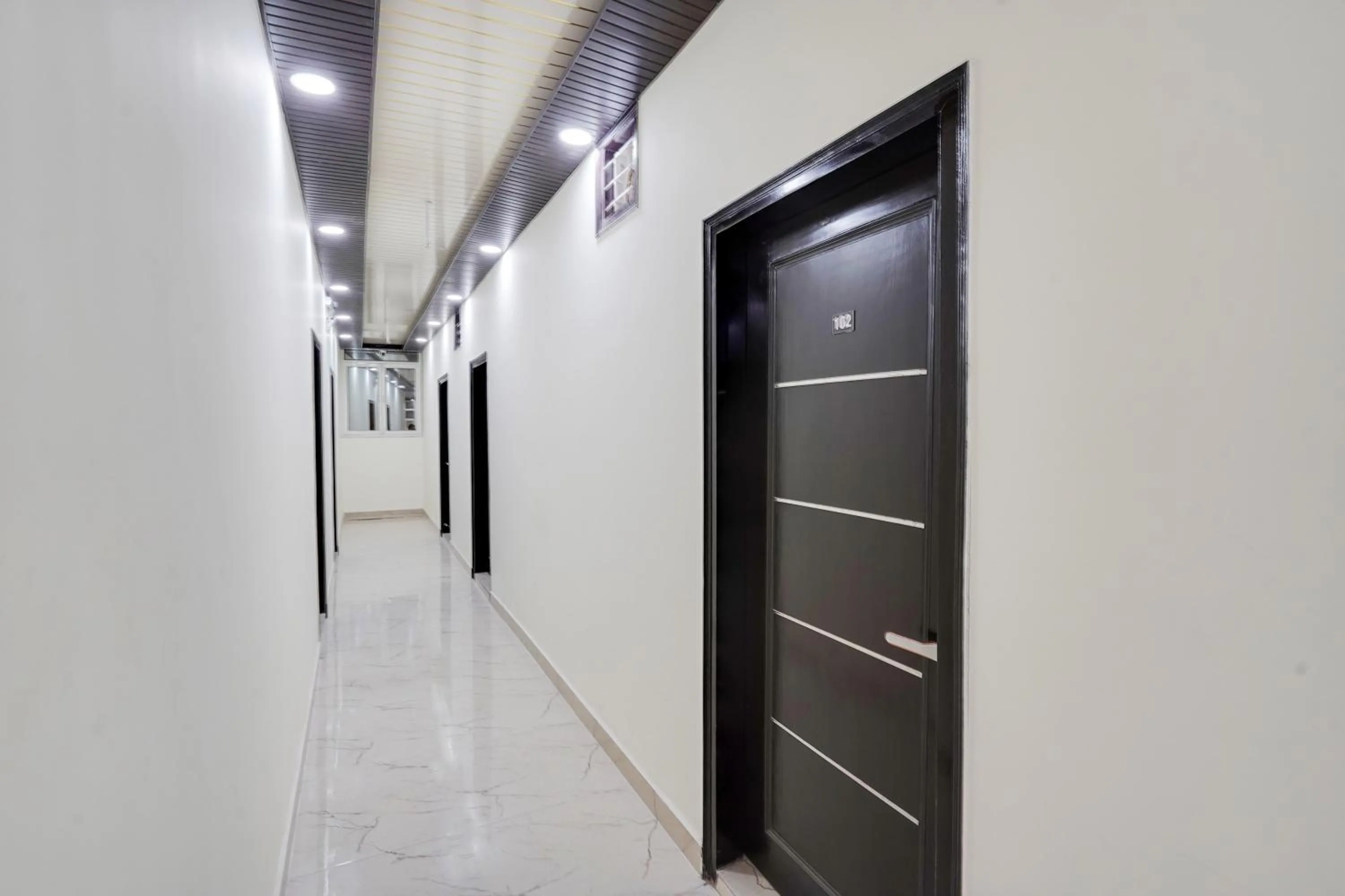 Lobby or reception in Super Collection O Nirman Vihar