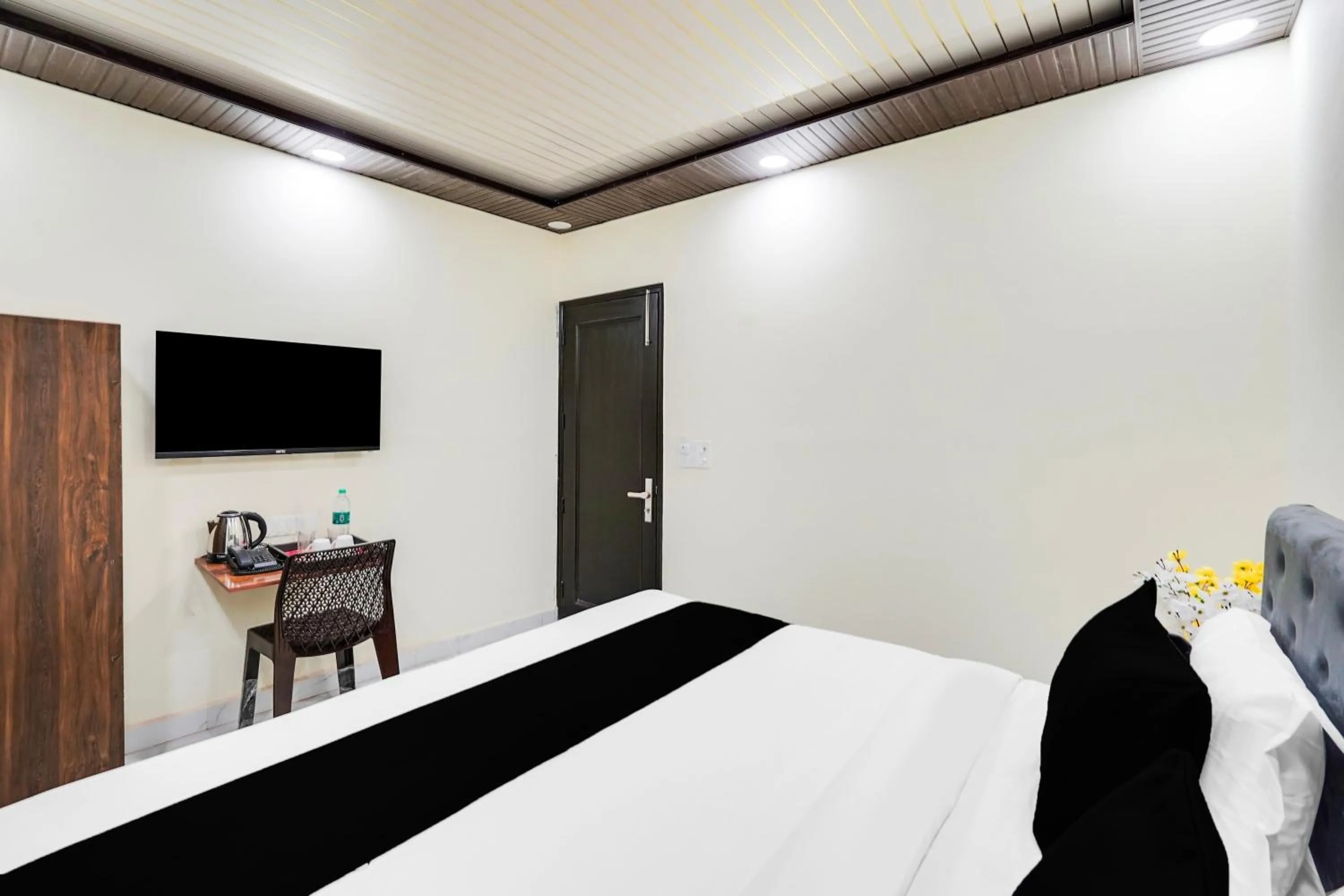 Bedroom, Bed in Super Collection O Nirman Vihar