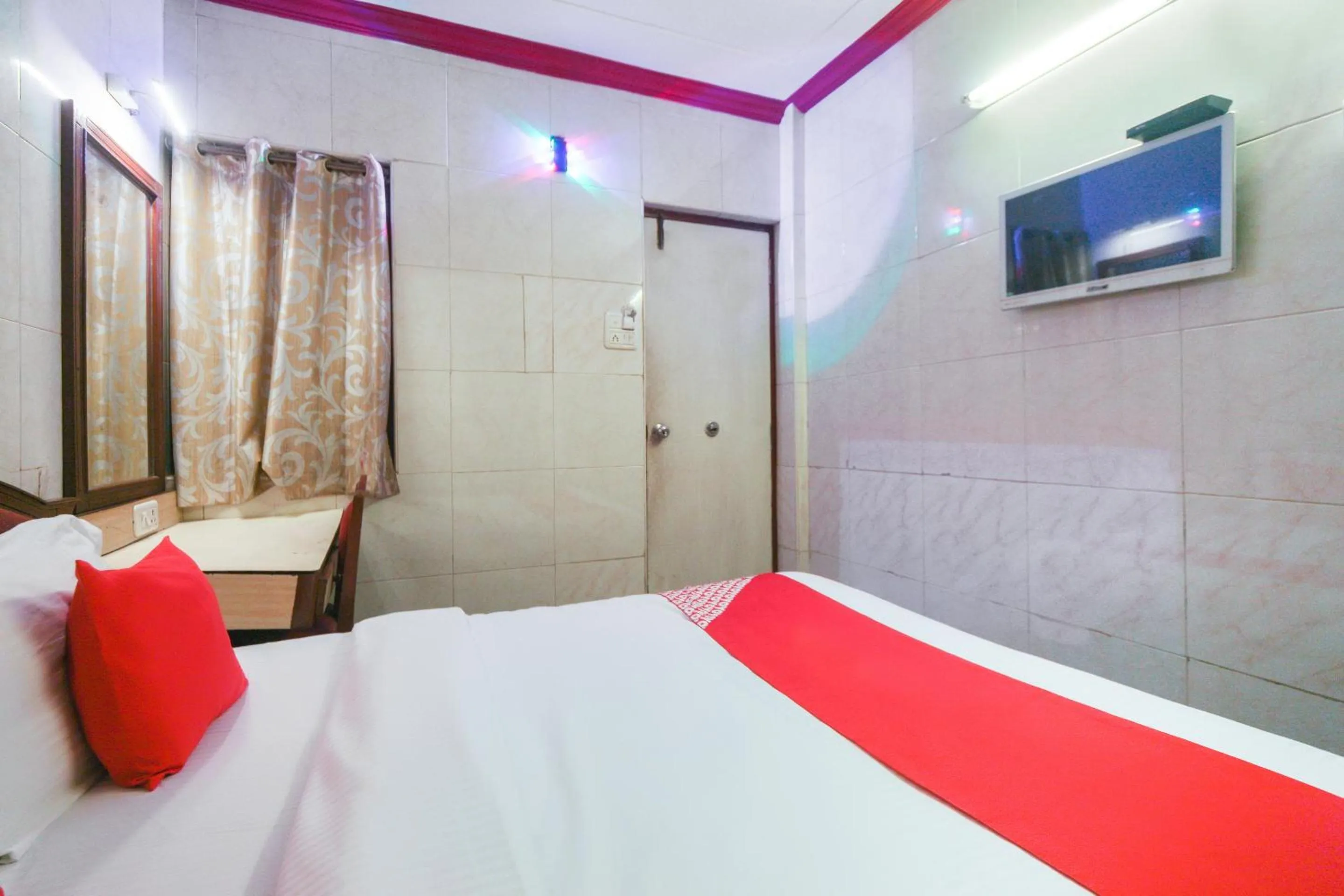 Bedroom, Bed in Hotel O Kumaran Park