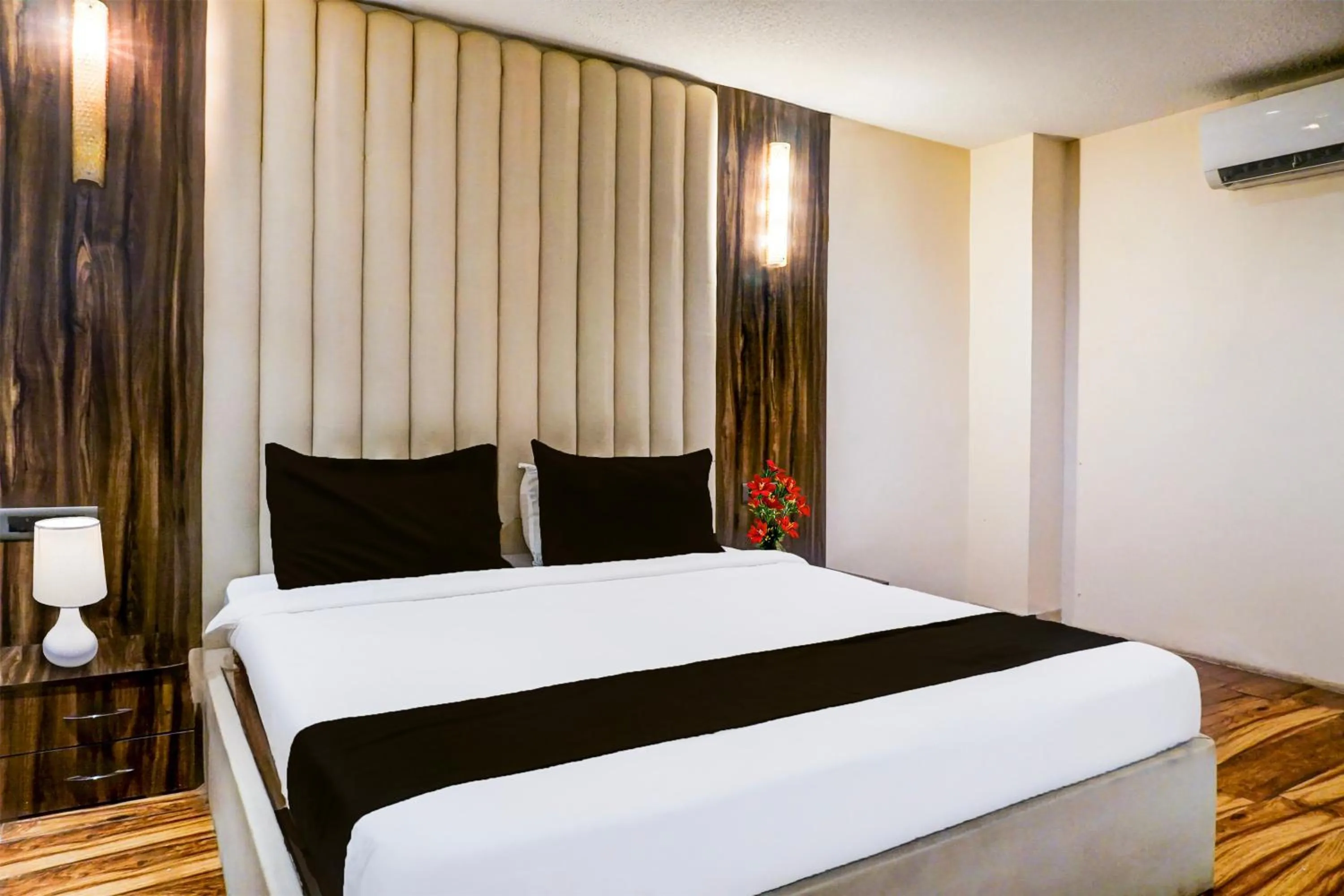 Bedroom, Bed in Townhouse Oak Hadapsar